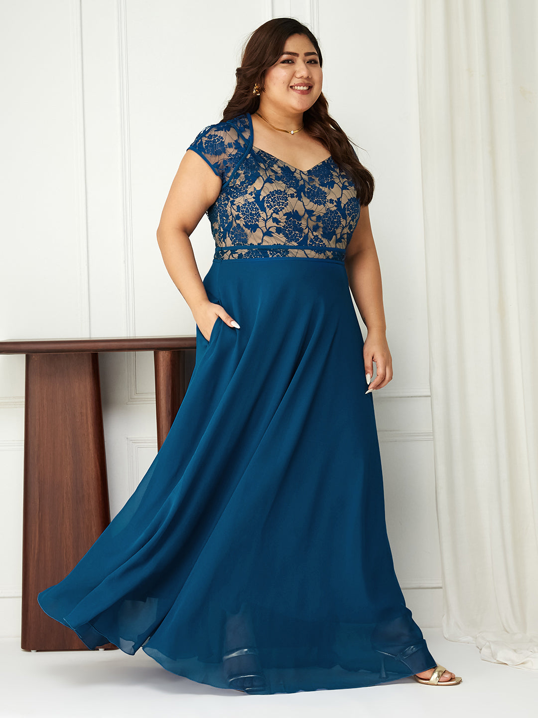 Women's Royal Blue Sweet-Heart Neck Cap-Sleeve Floral Fit & Flare Georgette Maxi Dress