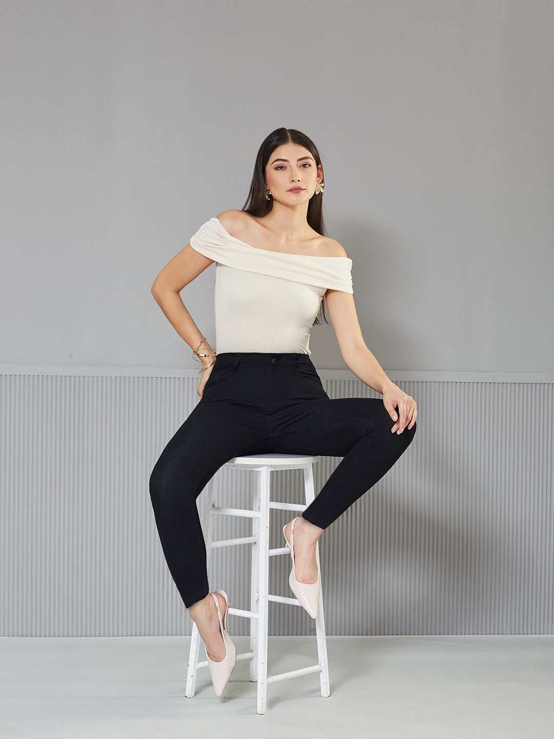24/7 Comfort Black Skinny-Fit High-Rise Cropped Stretchable Denim Jeans for Women