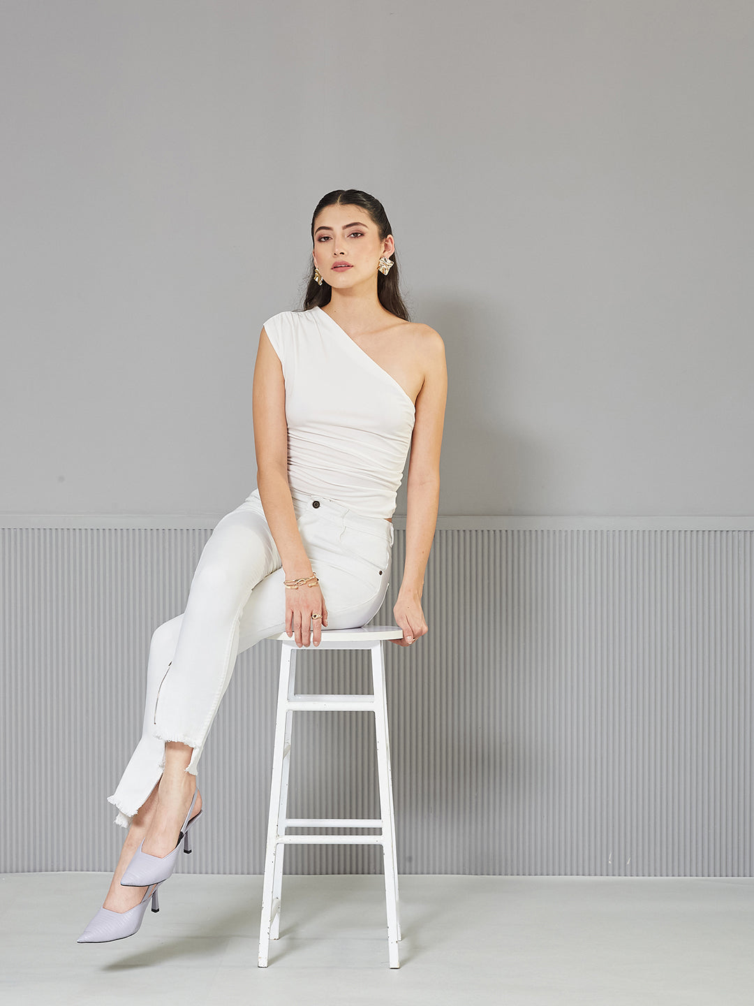 CHASEstretch™ White Skinny-Fit High-Rise Side Slit Raw Edge Detailing clean-look Cropped Stretchable Denim Jeans for Women