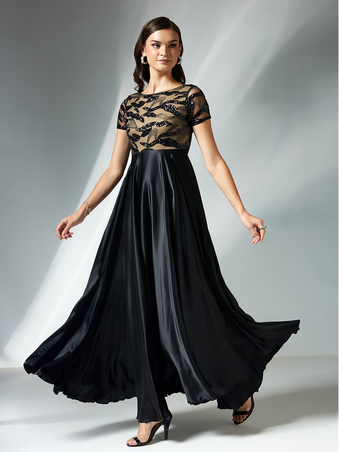 Women's Black Boat-Neck Short-Sleeve Abstract Fit & Flare Satin Maxi Dress