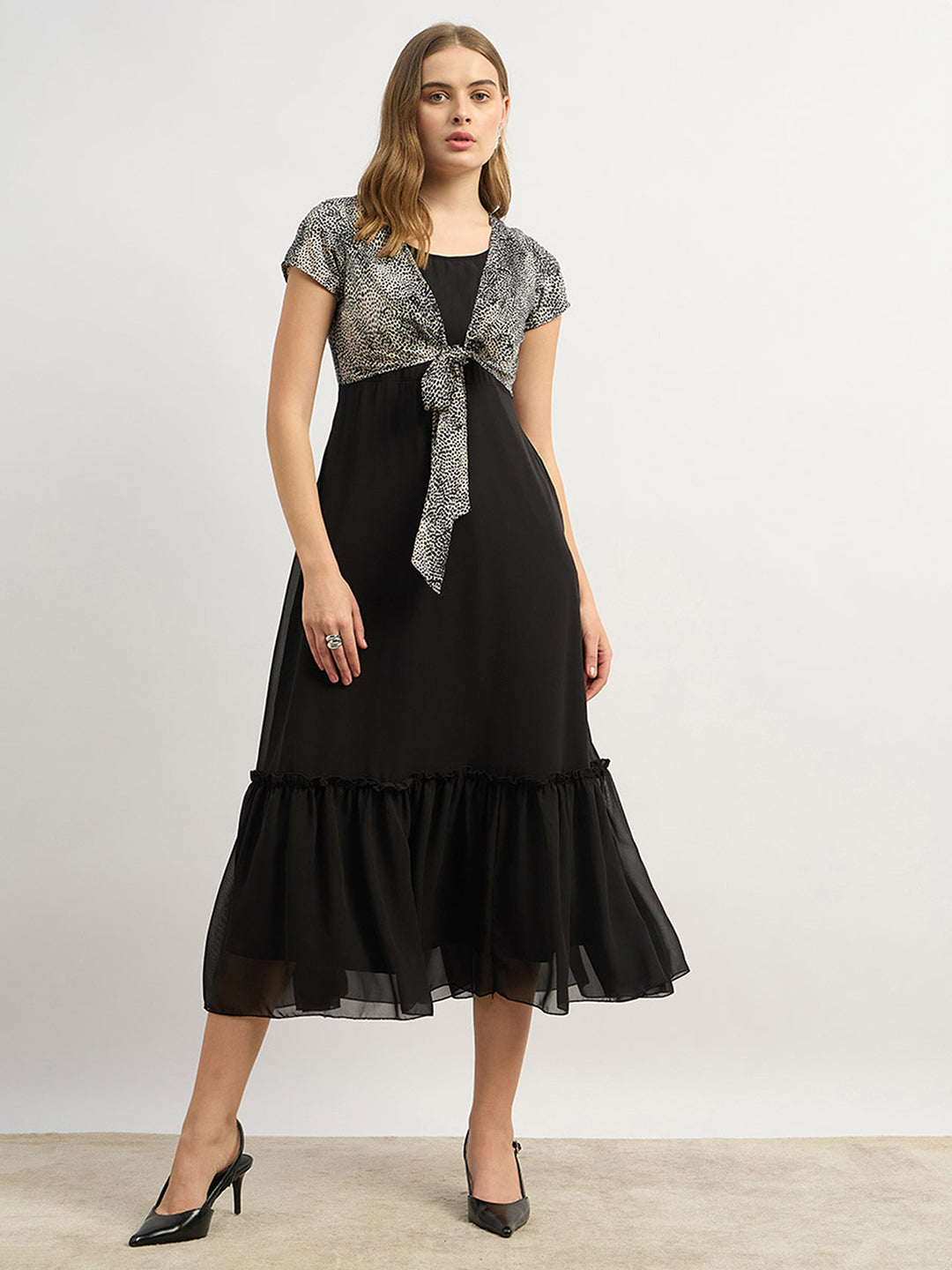 Women's Black Tapered Short Sleeve Animal Tie-Up Midi Dress