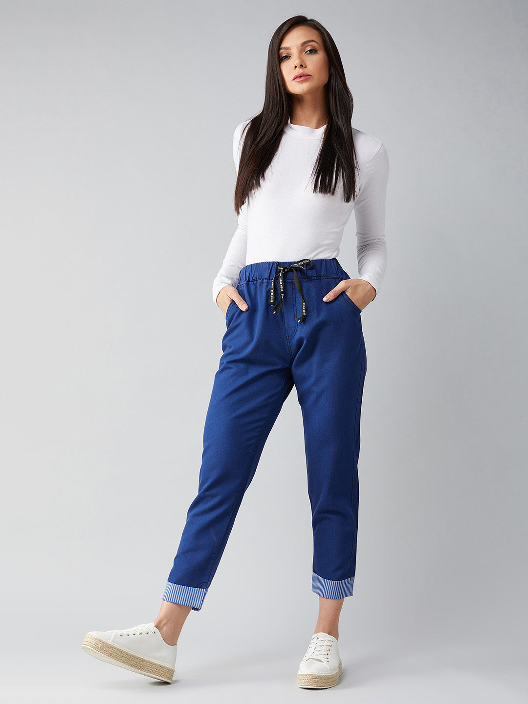 Navy blue Regular Mid Rise Clean Look Cropped Denim Joggers for Women