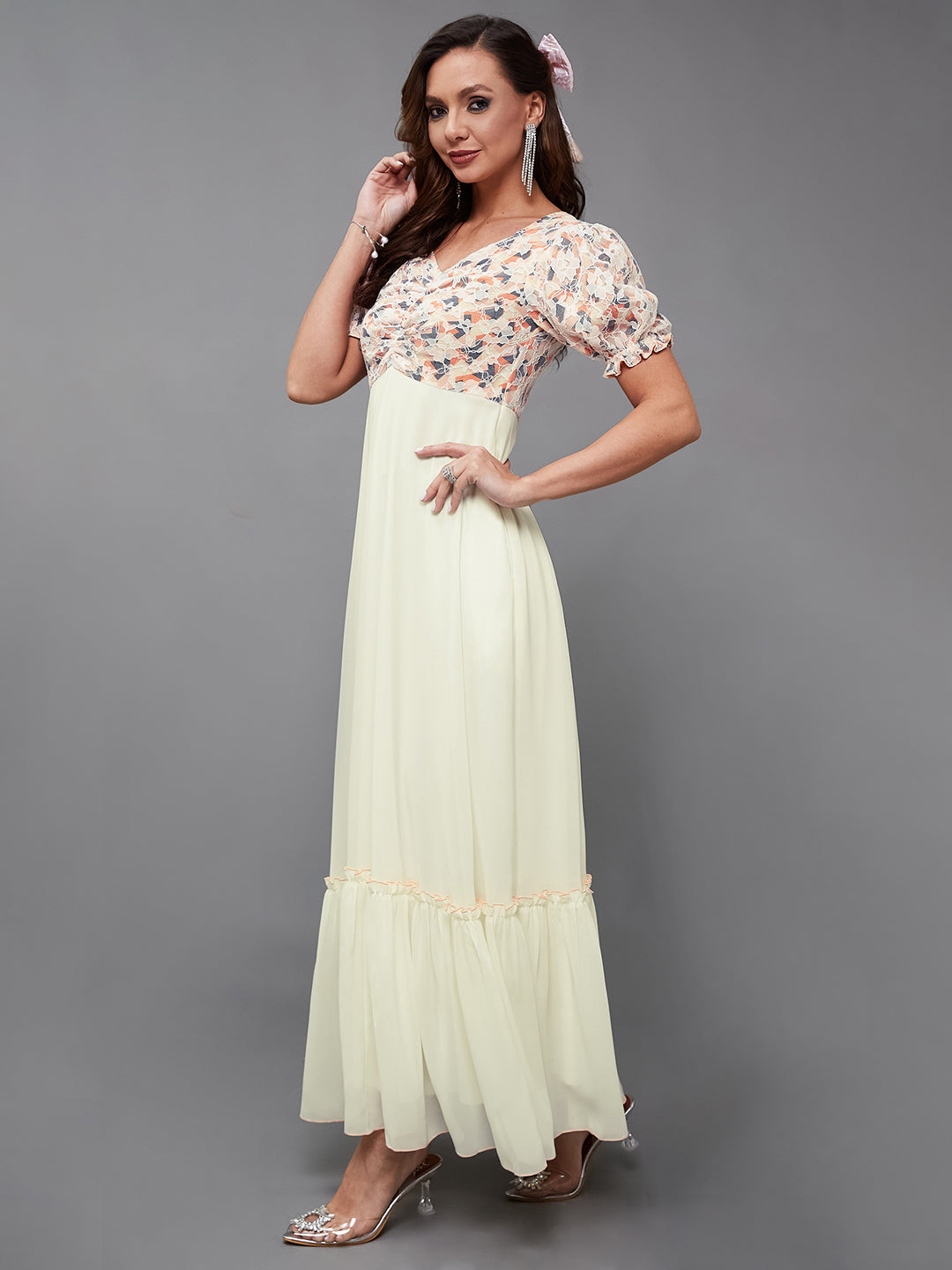 Women's Multicolored-Base-Off White Sweetheart-Neck Puff-Sleeve Geometric Ruching Georgette Maxi Dress