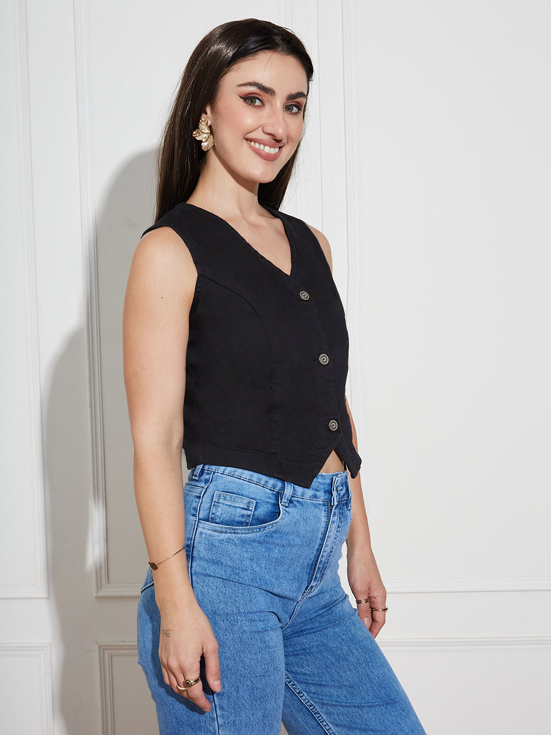 Women's Black V-Neck Sleeveless Solid Waistcoat-Styled Cropped Denim Top