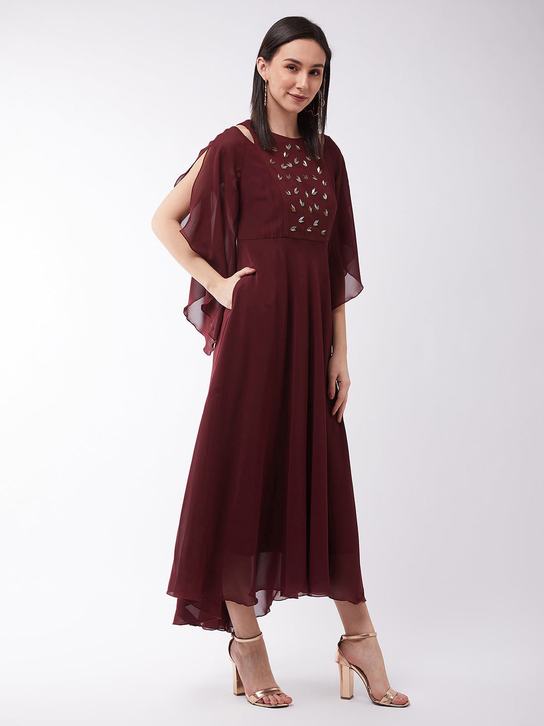 Women's Wine Solid Relaxed Fit Round Neck Flared Sleeve Maxi Dress