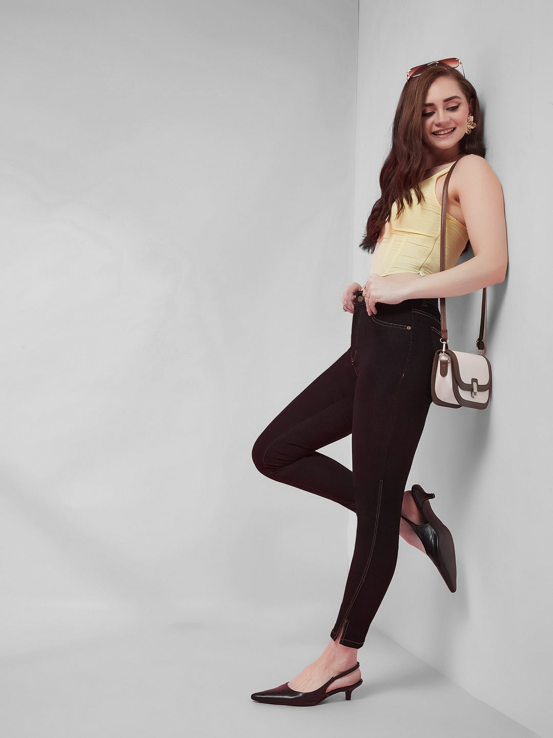 Black Skinny high-rise Side Slit Solid Ankle Length Stretchable Denim Jeans for Women