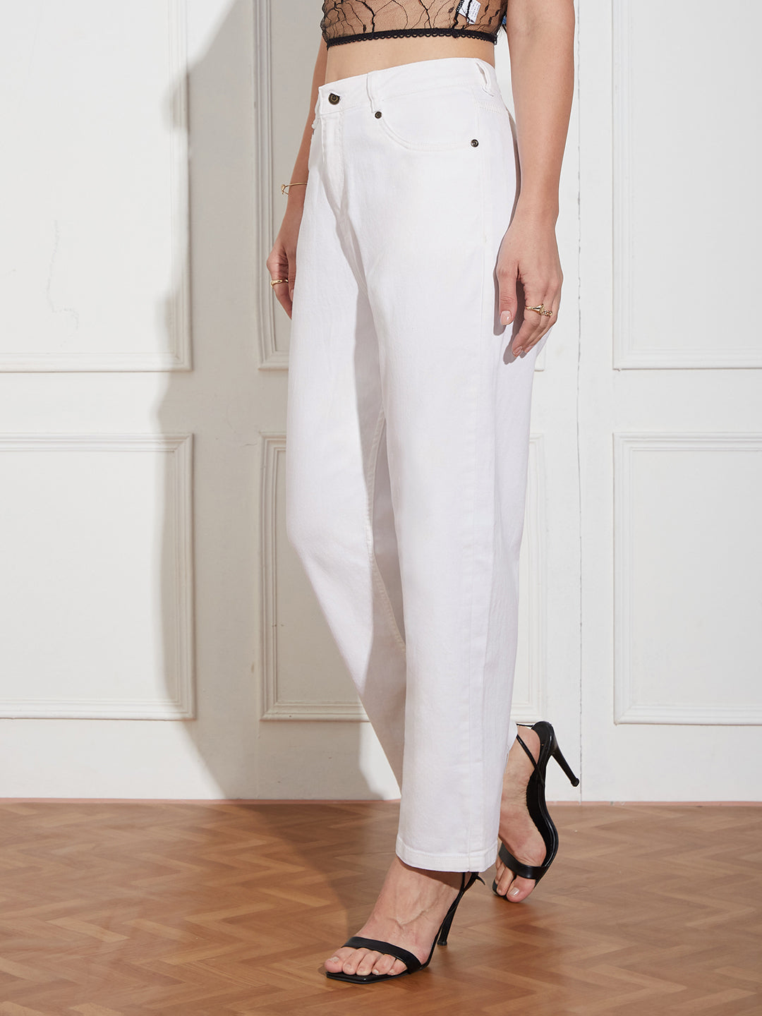 Women's White Tapered Mid Rise Clean Look Cropped Stretchable Denim Jeans
