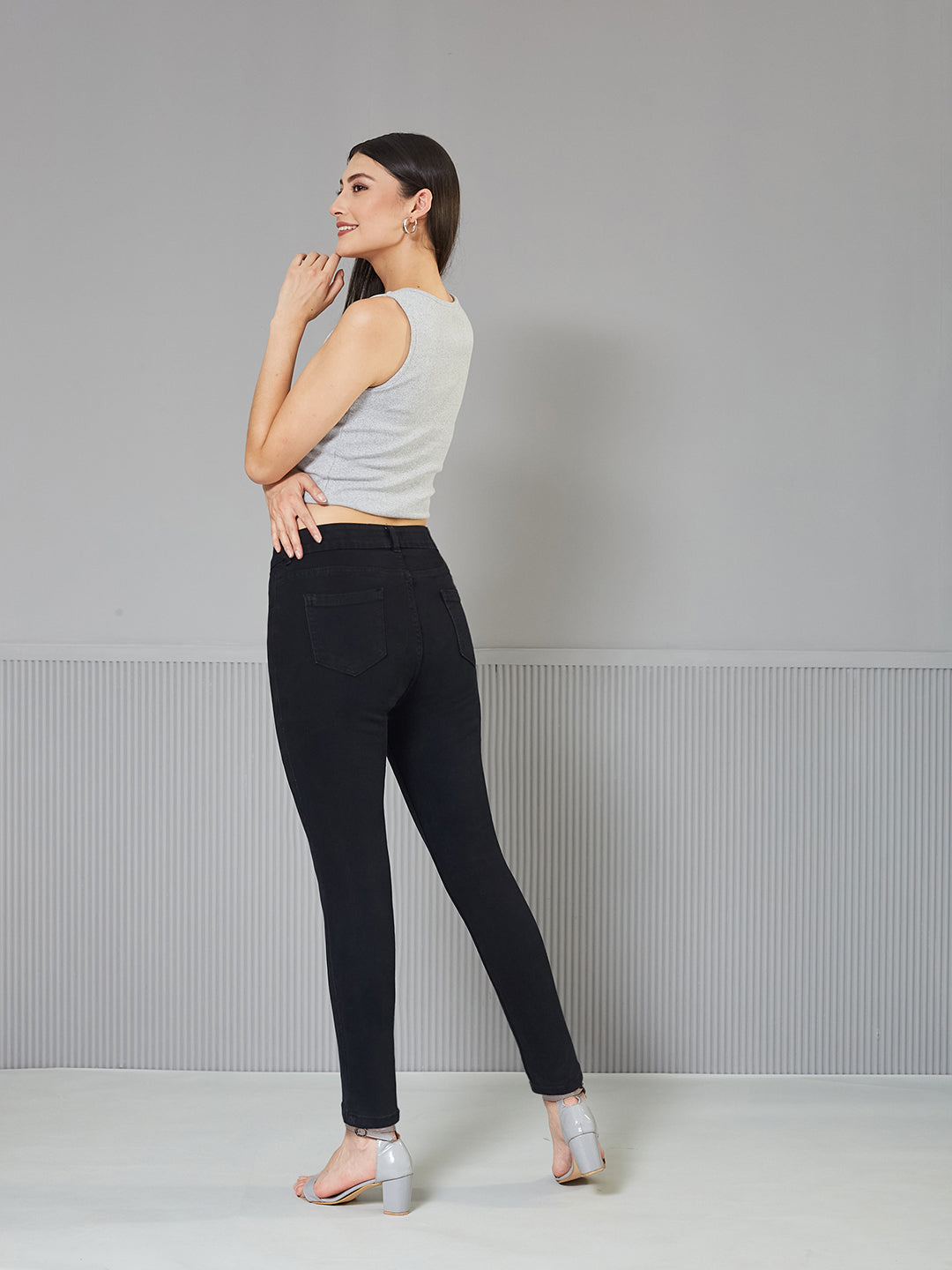 Black Skinny-Fit High-Rise Regular Stretchable Denim Jeans for Women