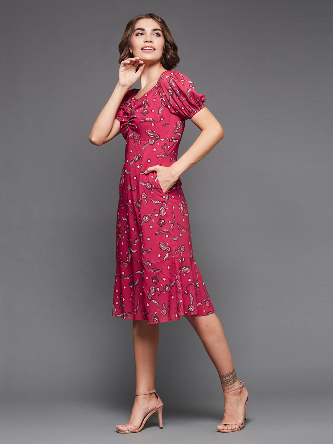Women's Multicolored-Base-Dark Pink Sweetheart Half Sleeve Floral Fit & Flare Midi Dress