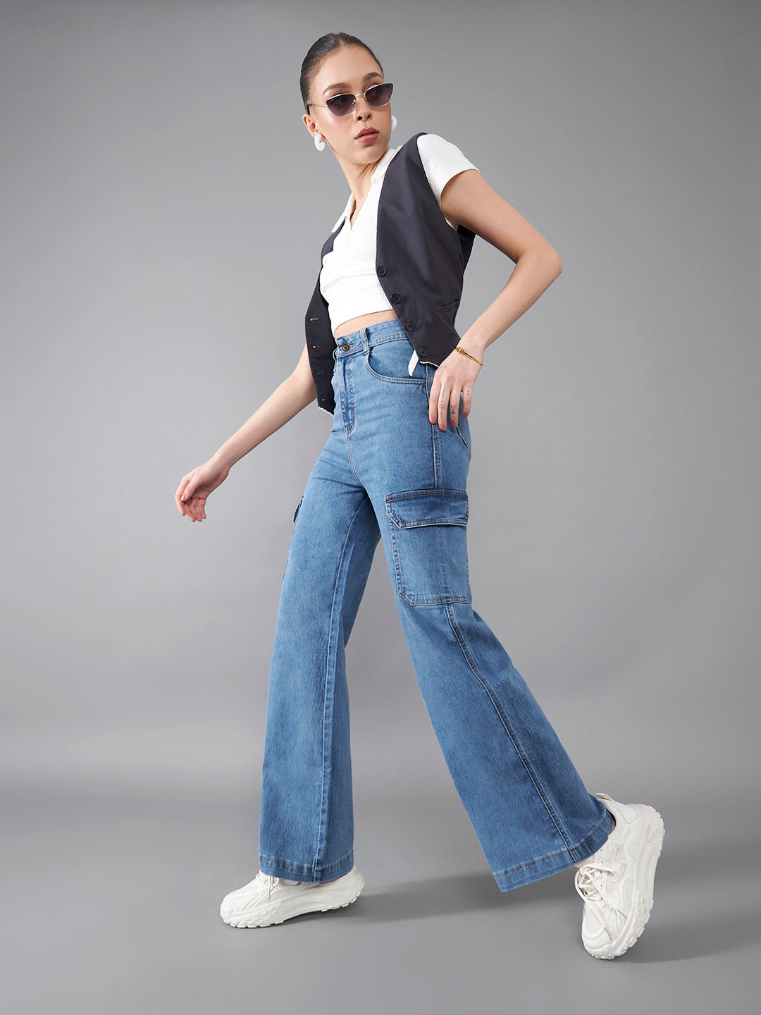 24/7 Comfort Women's Blue Wide Leg High Rise Mildly Distressed Regular Length Stretchable Cargo Denim Jeans