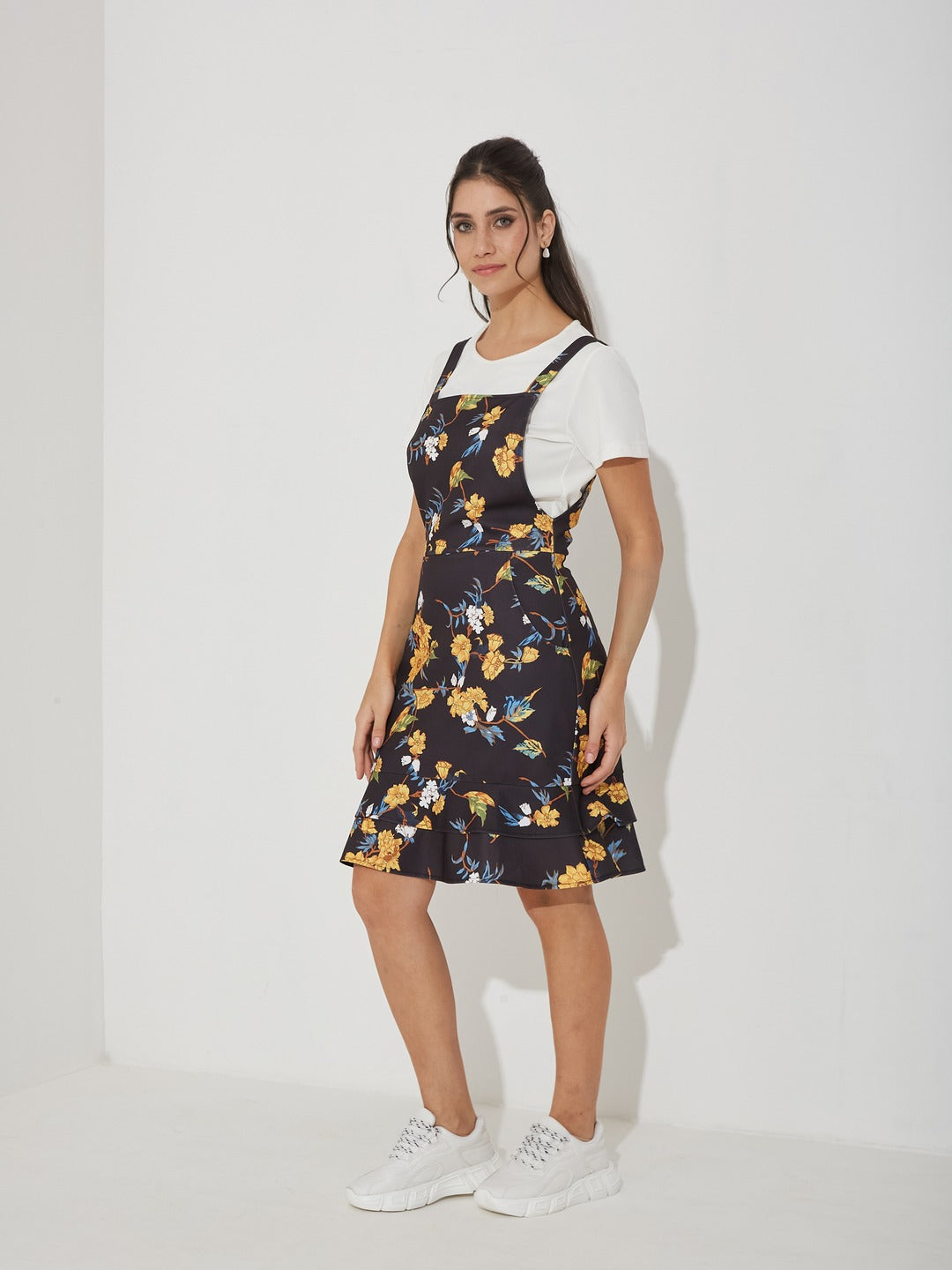 Yellow And Black Round Neck Half Sleeve Floral Pinafore Dress Knee-Long Polyester Pinafore Co-Ord Set for Women