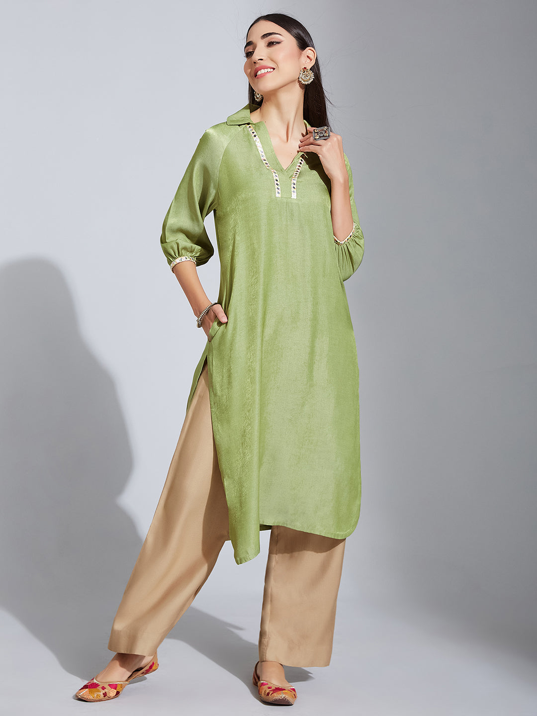 Women's Light Green Shirt Collar Full Sleeve Solid Raglan Knee-Long Kurta