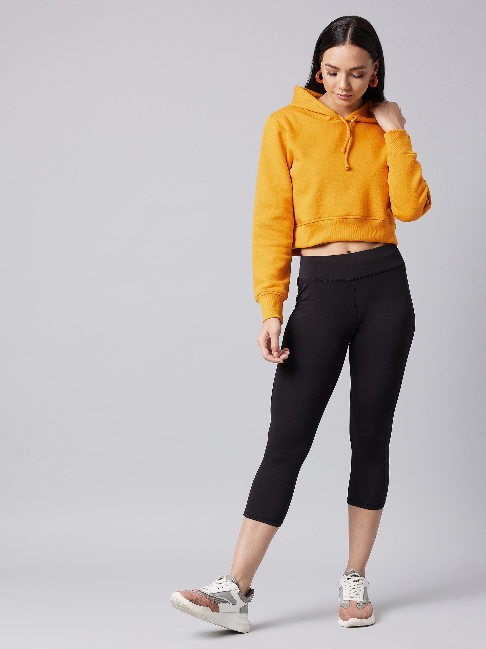 Women's Mustard Round Neck Full Sleeve Solid Crop Sweatshirt