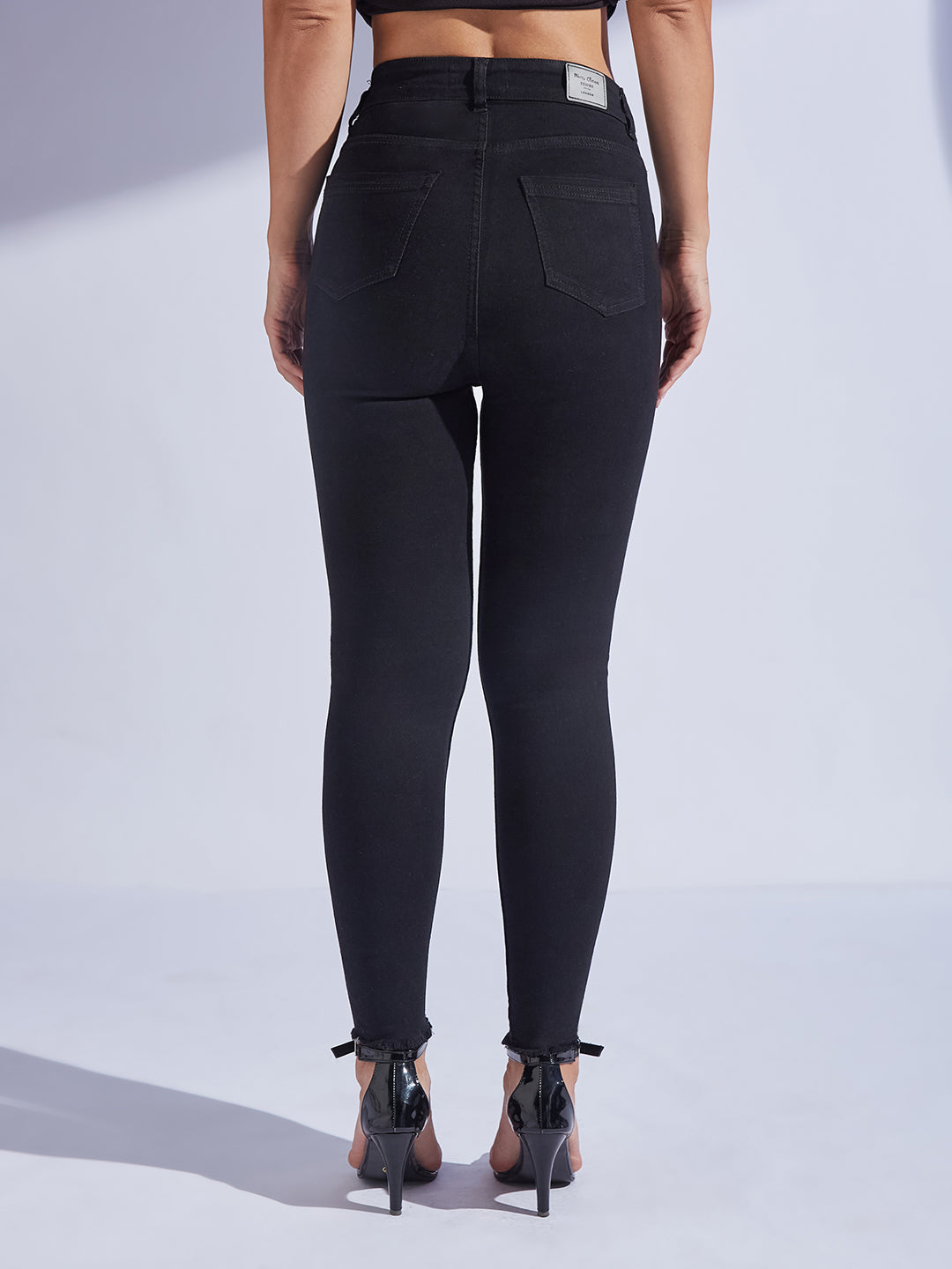 Women's Black Skinny Fringed Detailing High-Rise Solid Cropped Stretchable Denim Jeans