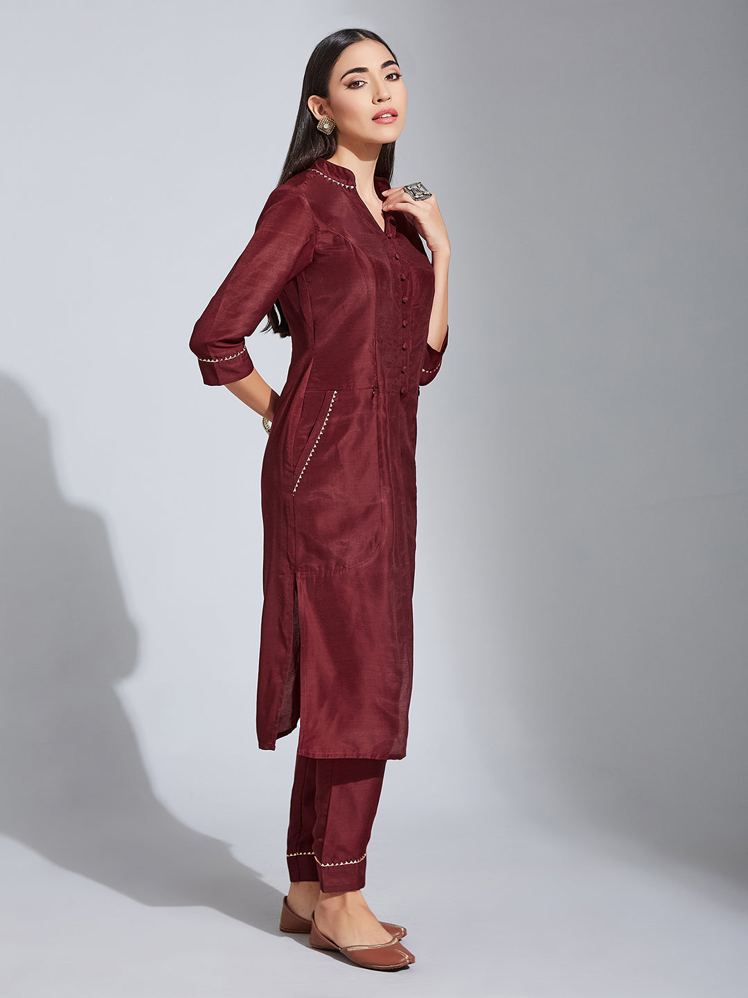 Women's Maroon Mandarine Collar Three-Quarter Sleeve Solid Regular-Length Rayon Silk Panelled Kurta Set