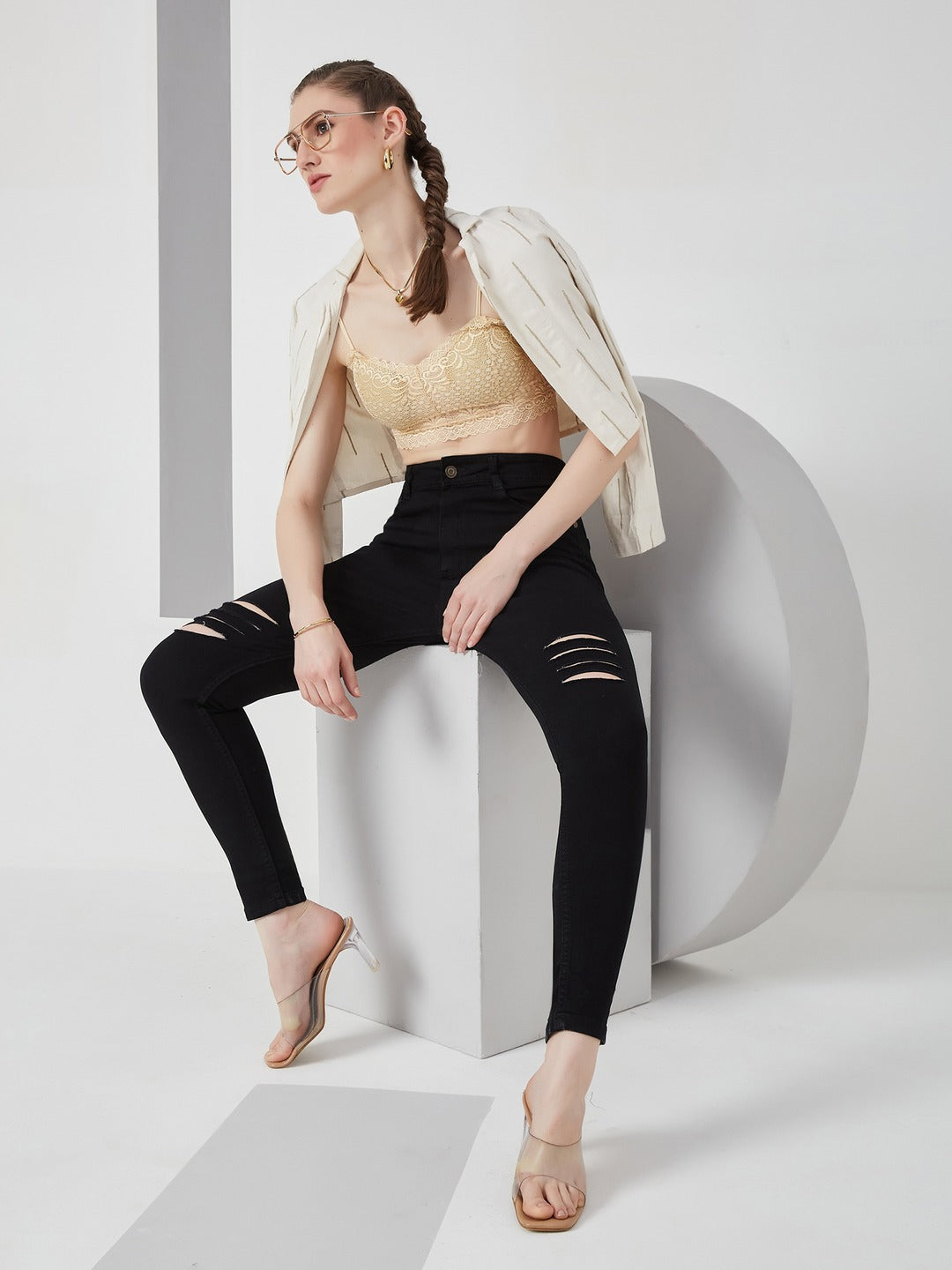 Black Slim Fit high-rise Mild Distressed Ripped Denim Stretchable Jeans for Women