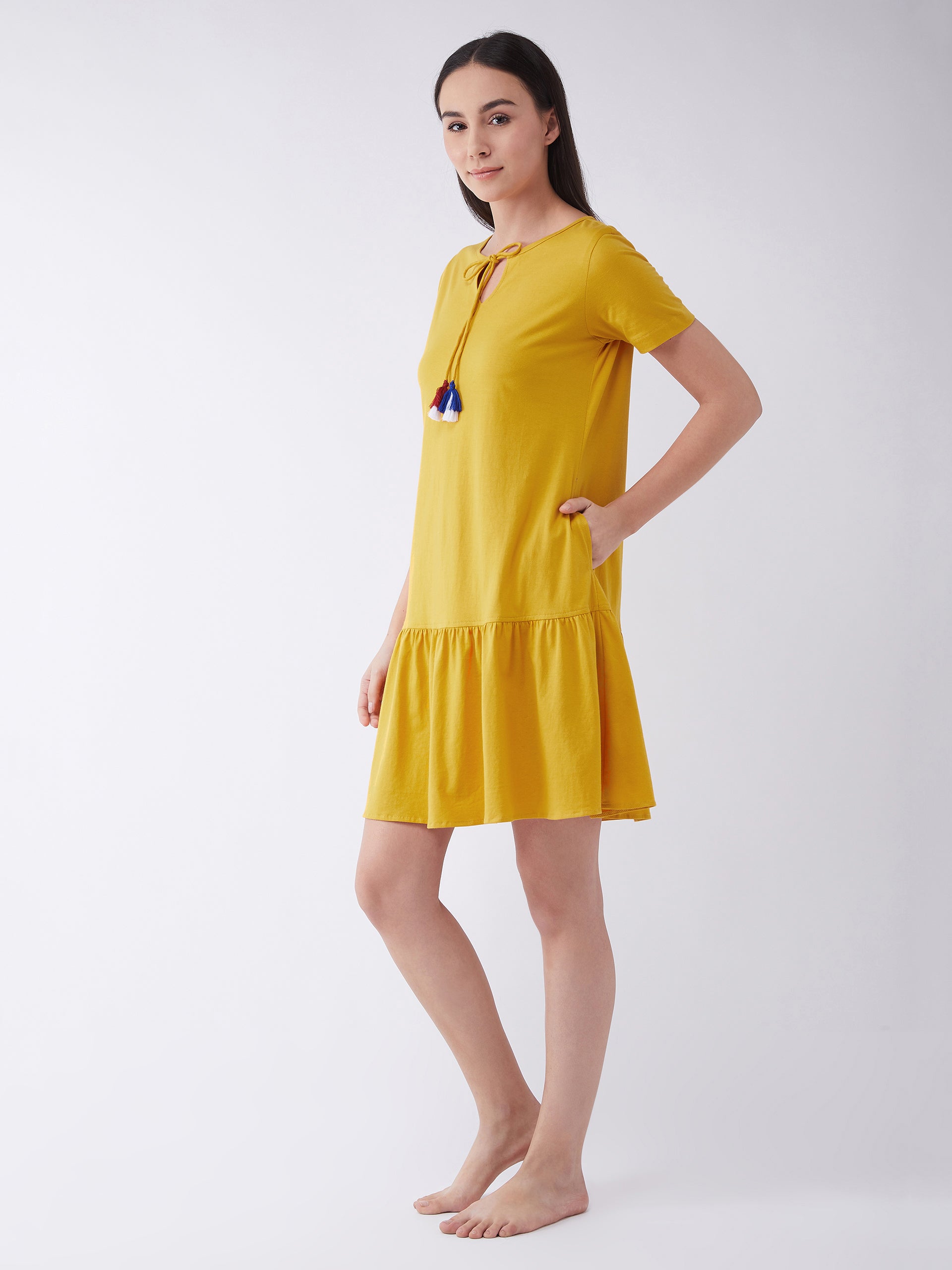 Women's Mustard Yellow Round Neck Short Sleeve Solid Regular Length Dress