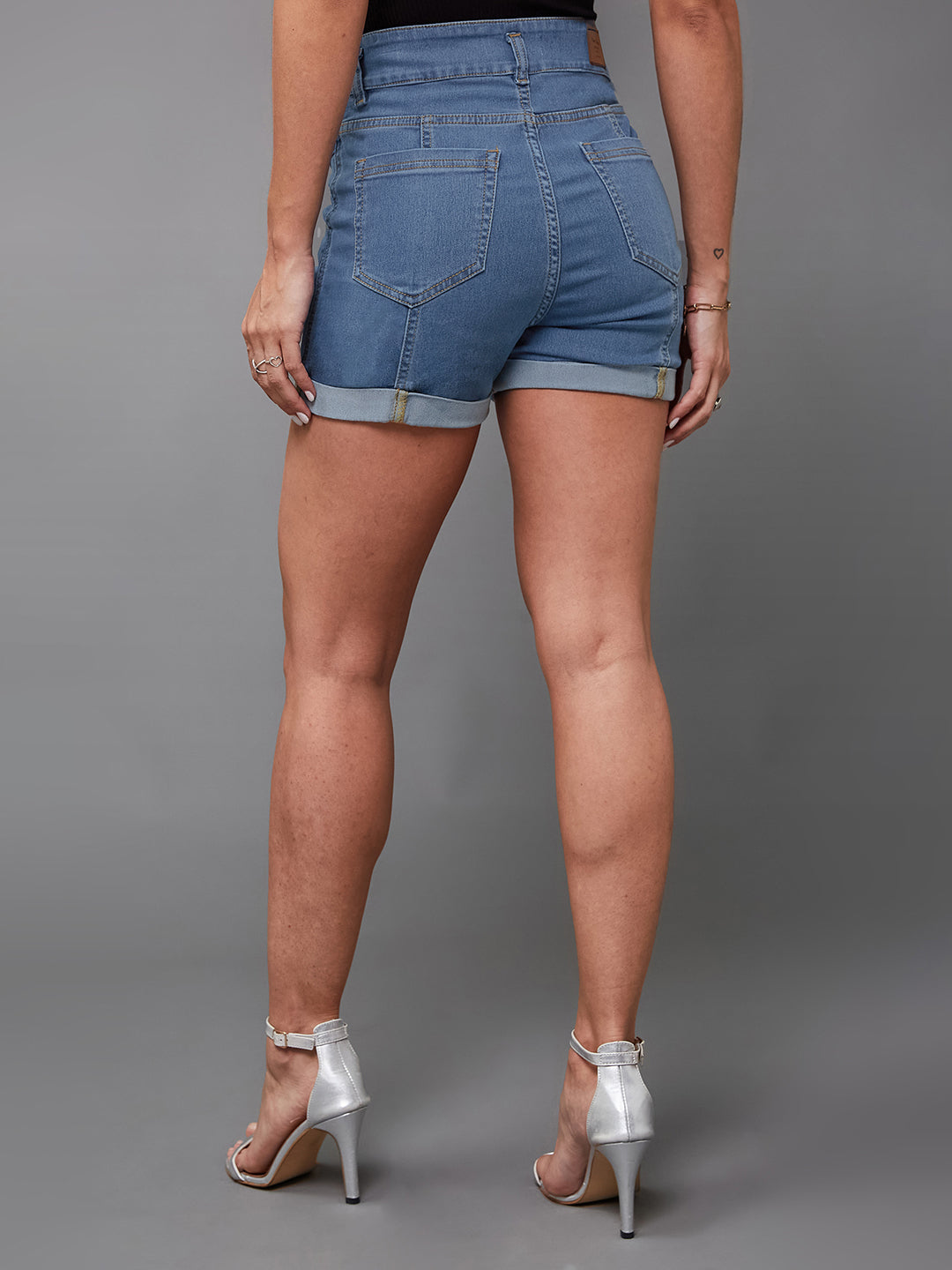 Women's Blue Relaxed-Fit High-Rise Clean-Look Stretchable Blue Denim Shorts