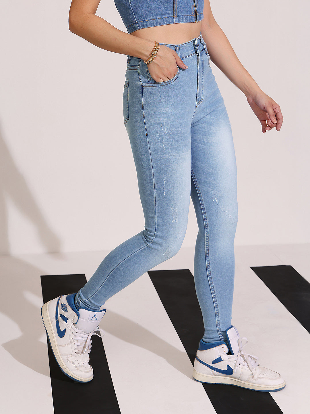 Women's Light Blue High-Rise Mildly-Distressed Regular-Length Stretchable Denim Skinny Jeans