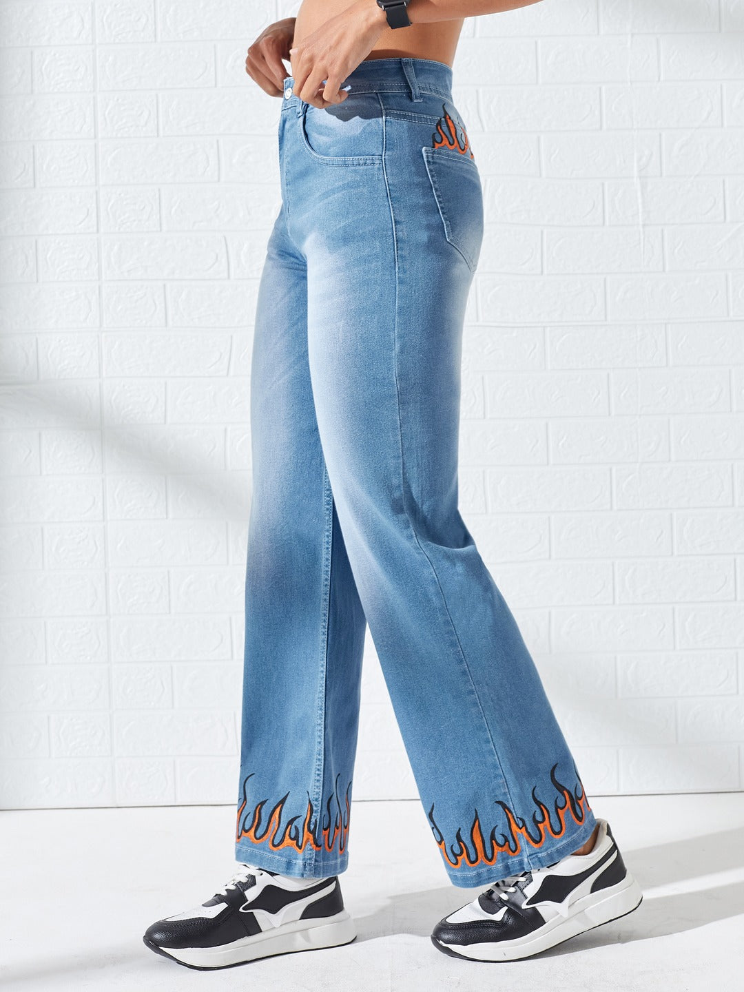 Hand-Painted Light Blue Straight Fit Mid-Rise Stretchable Denim Jeans For Women