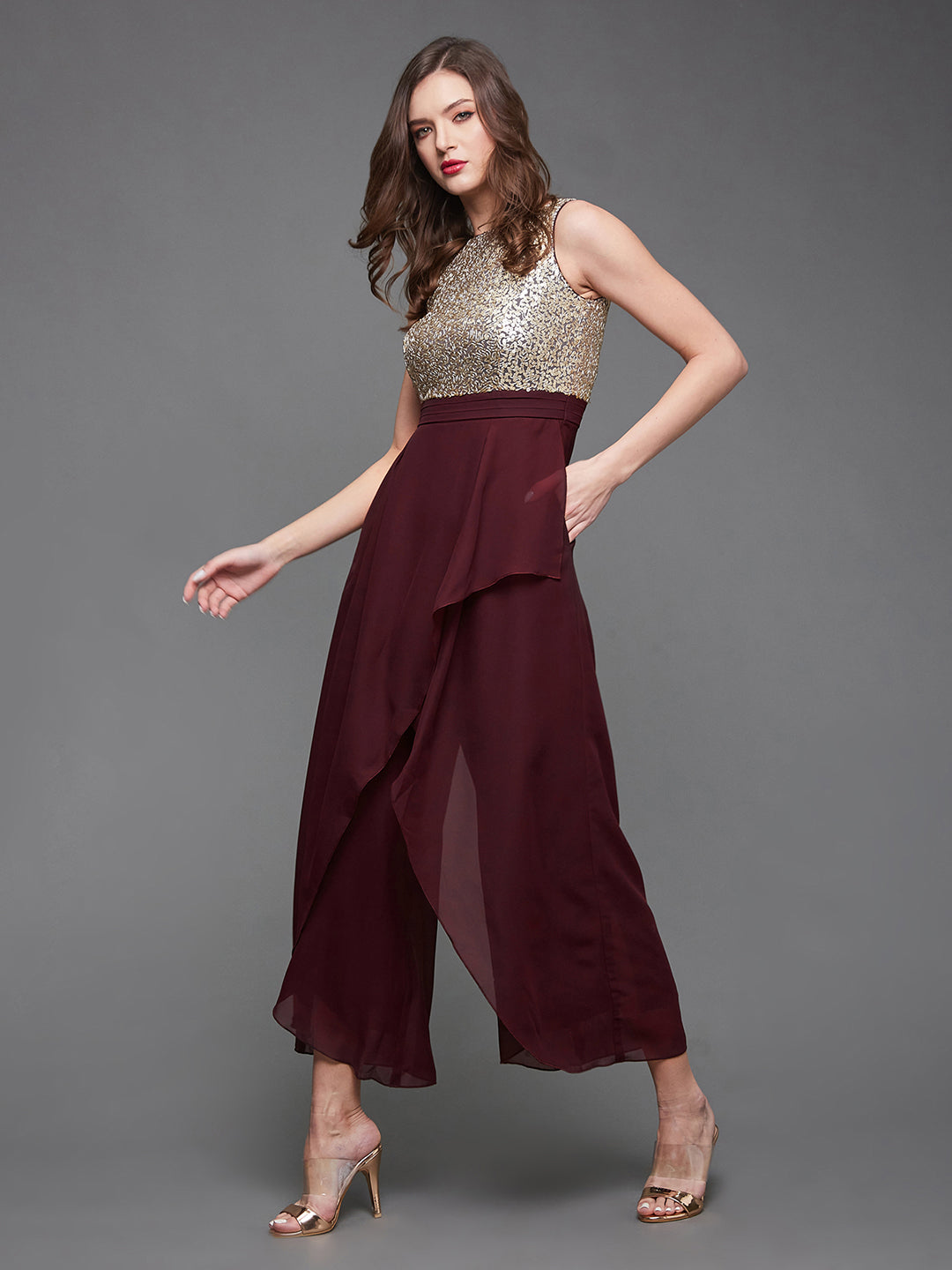 Women's Wine Solid Relaxed Fit Round Neck Sleeveless Jumpsuit