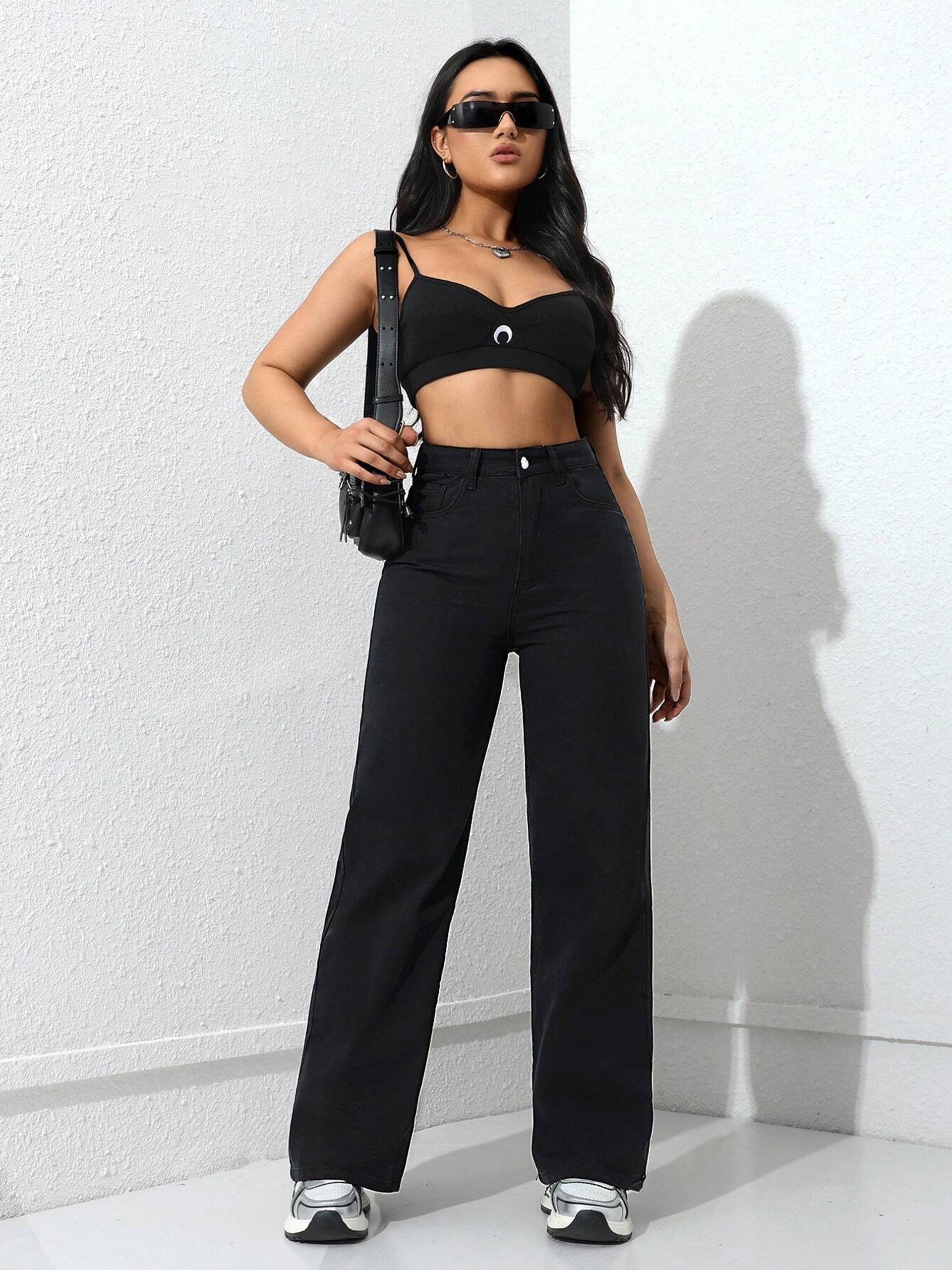 Women's Black Straight High-Rise Clean-Look Regular-Length Stretchable Denim Jeans