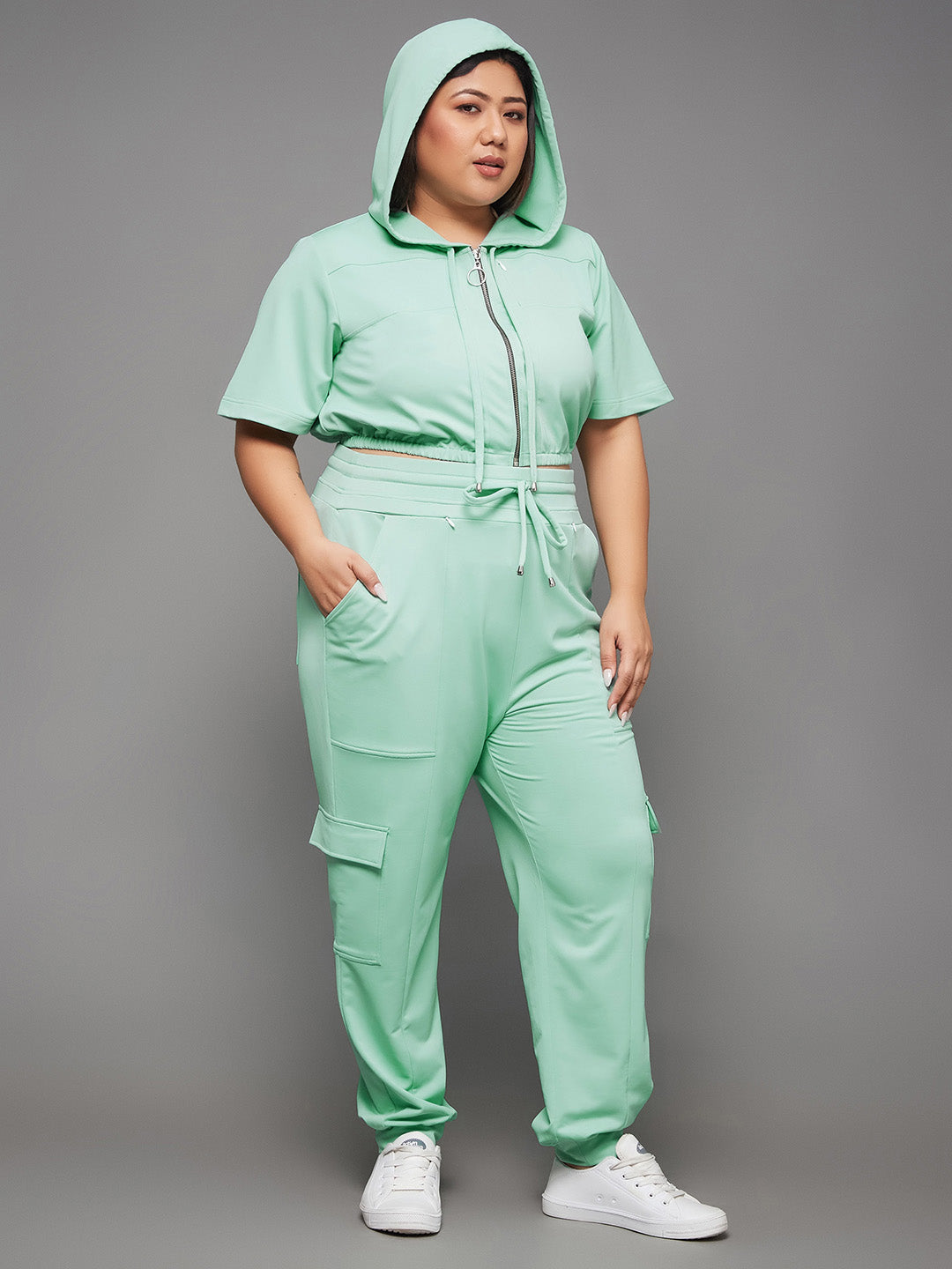 Women's Mint Round Short Polyester Solid Crop Regular Co-ord Set