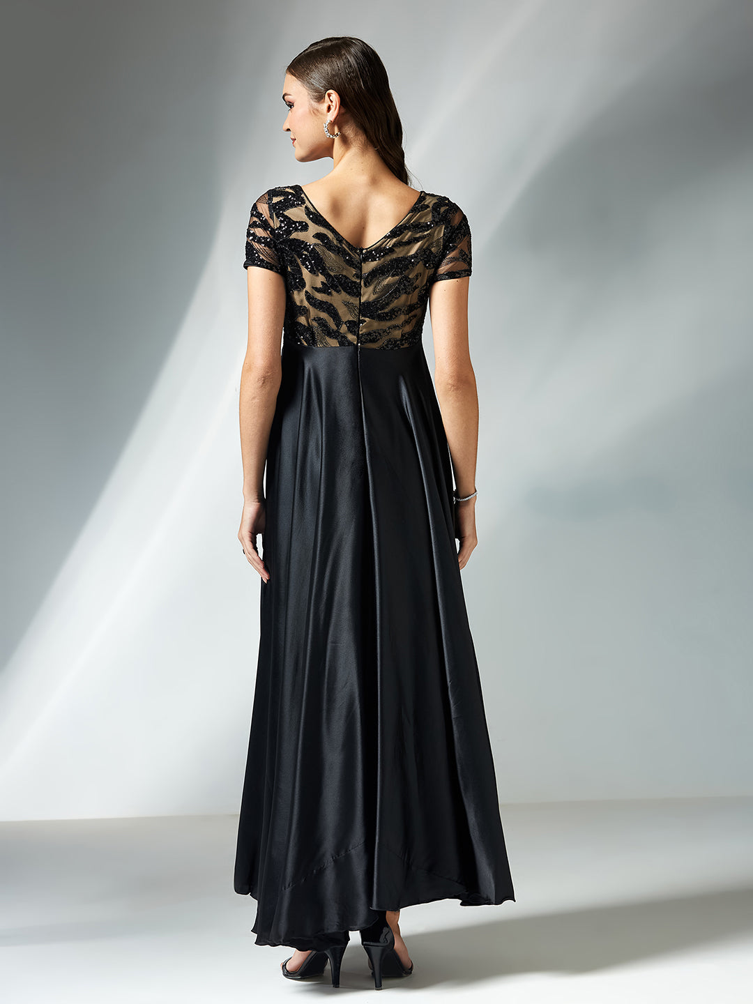 Women's Black Boat-Neck Short-Sleeve Abstract Fit & Flare Satin Maxi Dress