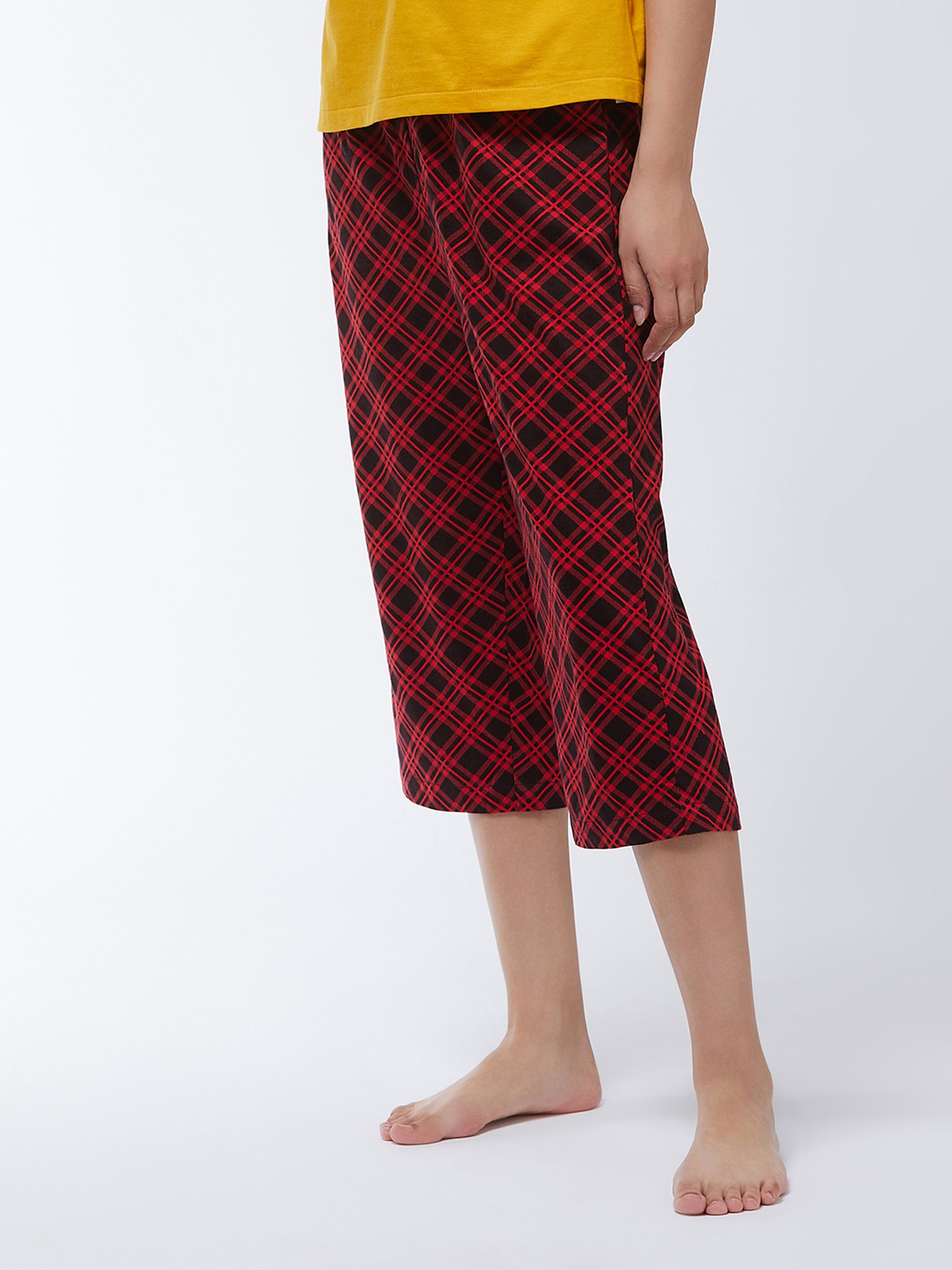 Women's Red Regular length Checkered Capri