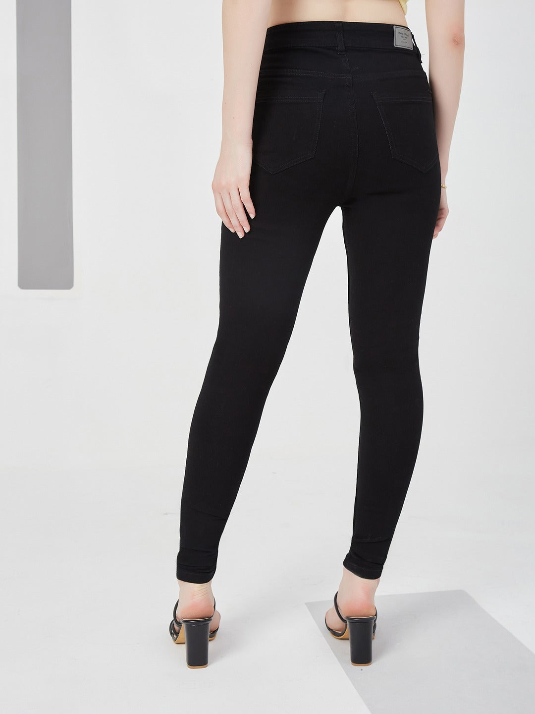Black Skinny Fit high-rise Stretchable Denim Jeans for Women