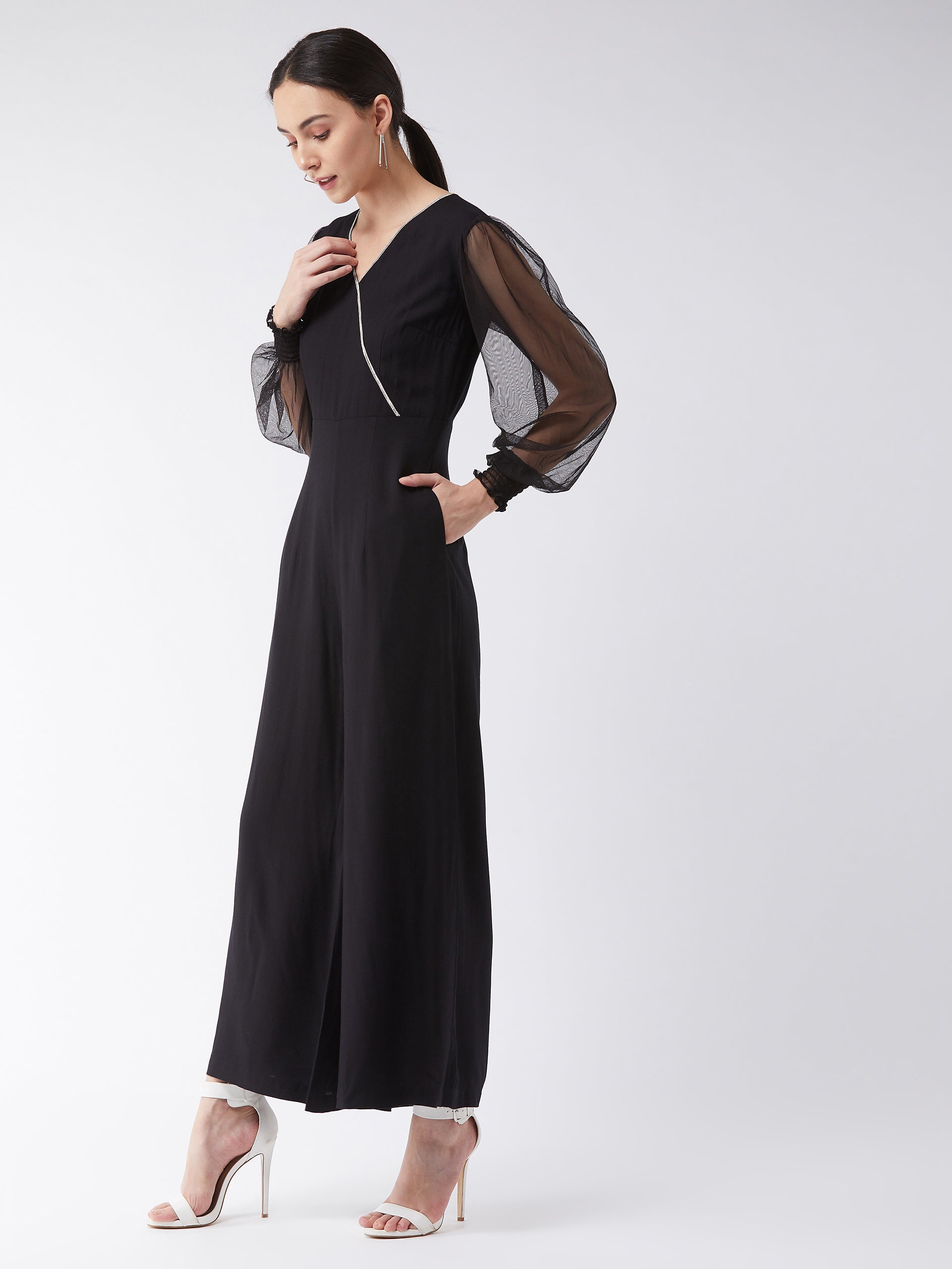 Women's Black Solid Relaxed Fit Long Sleeve V-Neck Ankle-Length Straight Jumpsuit