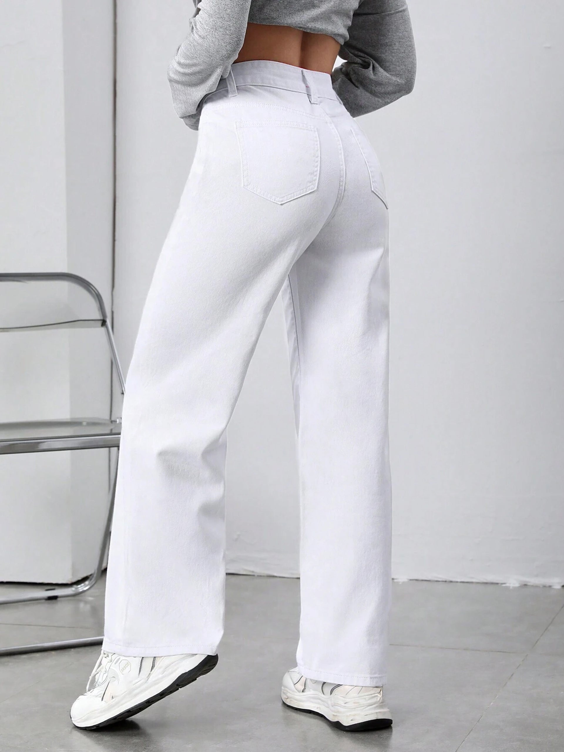 Women's White Straight High-Rise Clean-Look Regular-Length Stretchable Denim Jeans