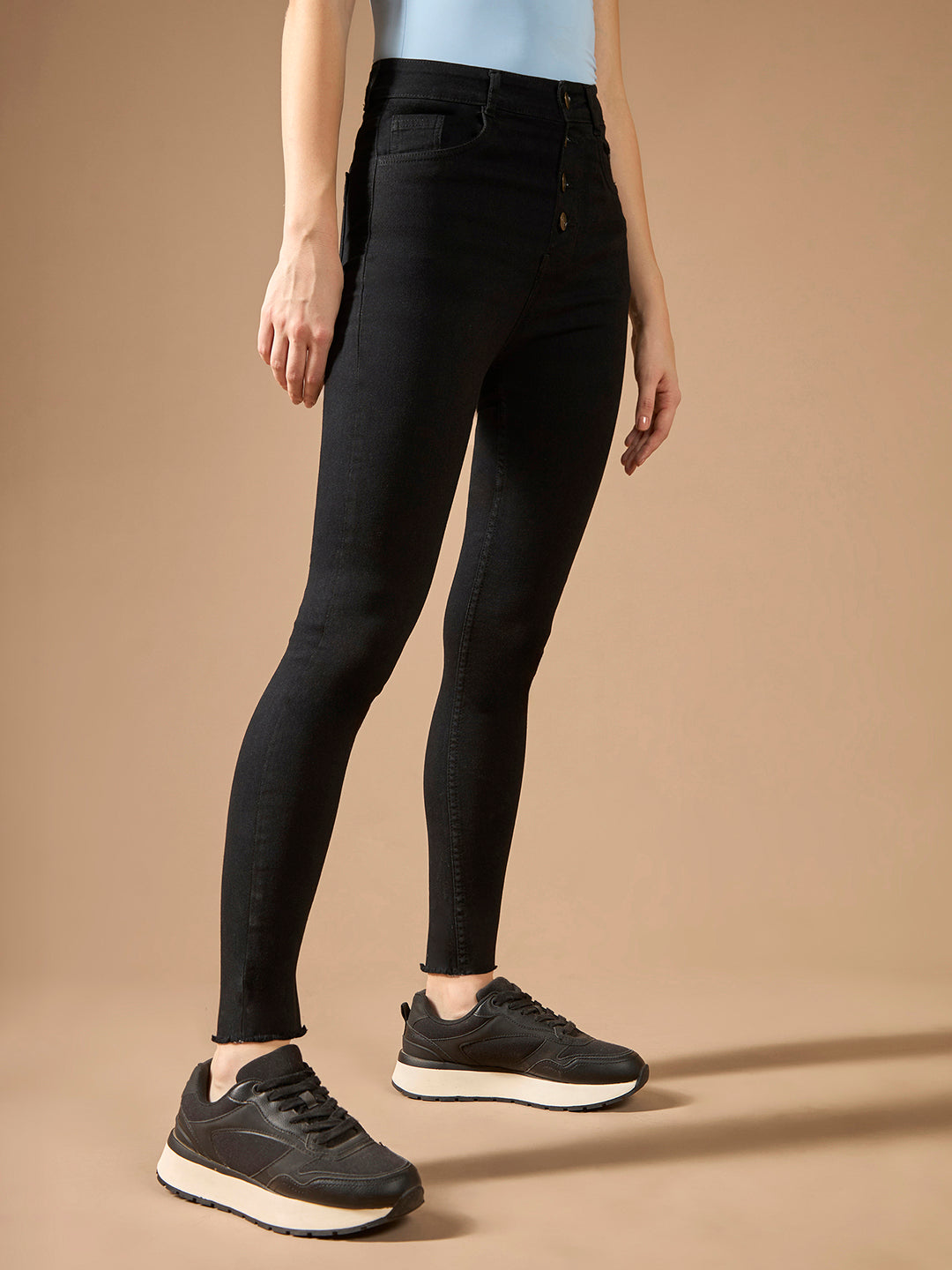 Women's Black Skinny High-Rise Clean-Look Cropped Fringed Hemline Solid Stretchable Denim Jeans