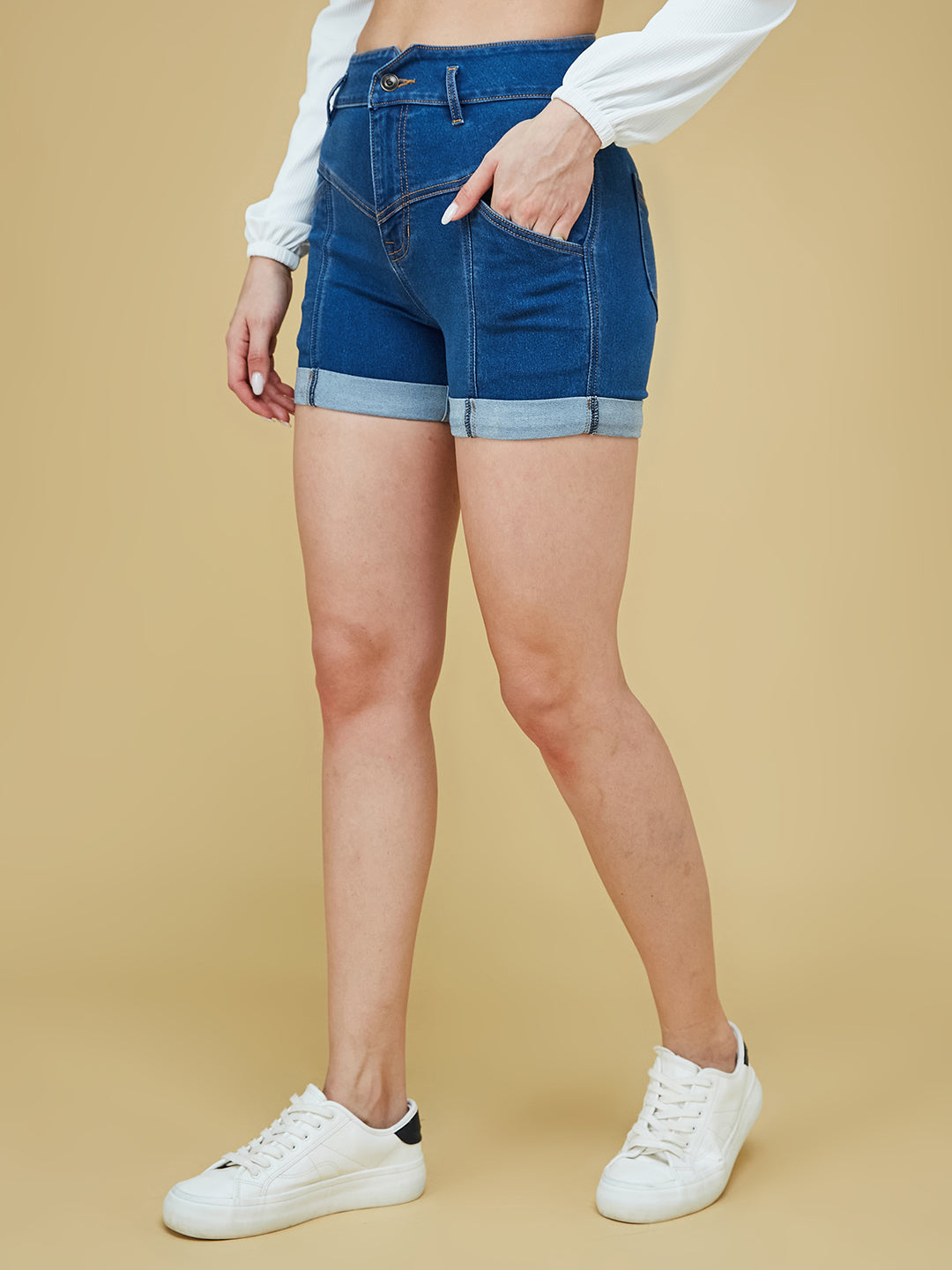 Women's Blue Relaxed-Fit High-Rise Clean-Look Stretchable Blue Denim Shorts