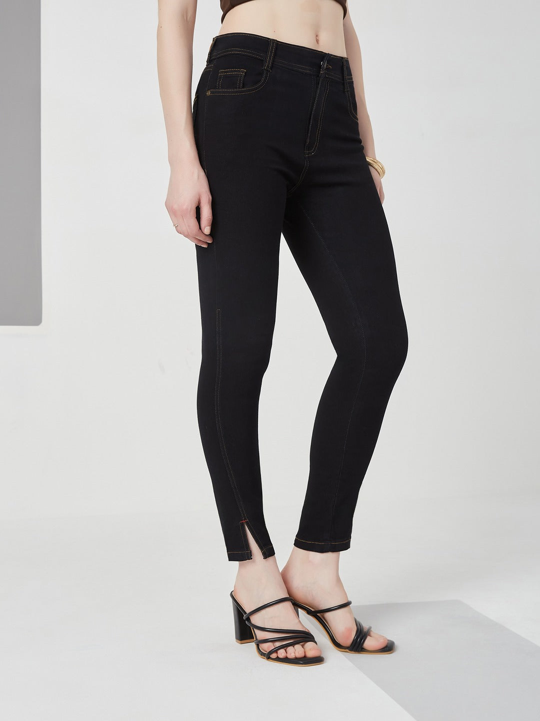 Black Skinny high-rise Side Slit Solid Ankle Length Stretchable Denim Jeans for Women