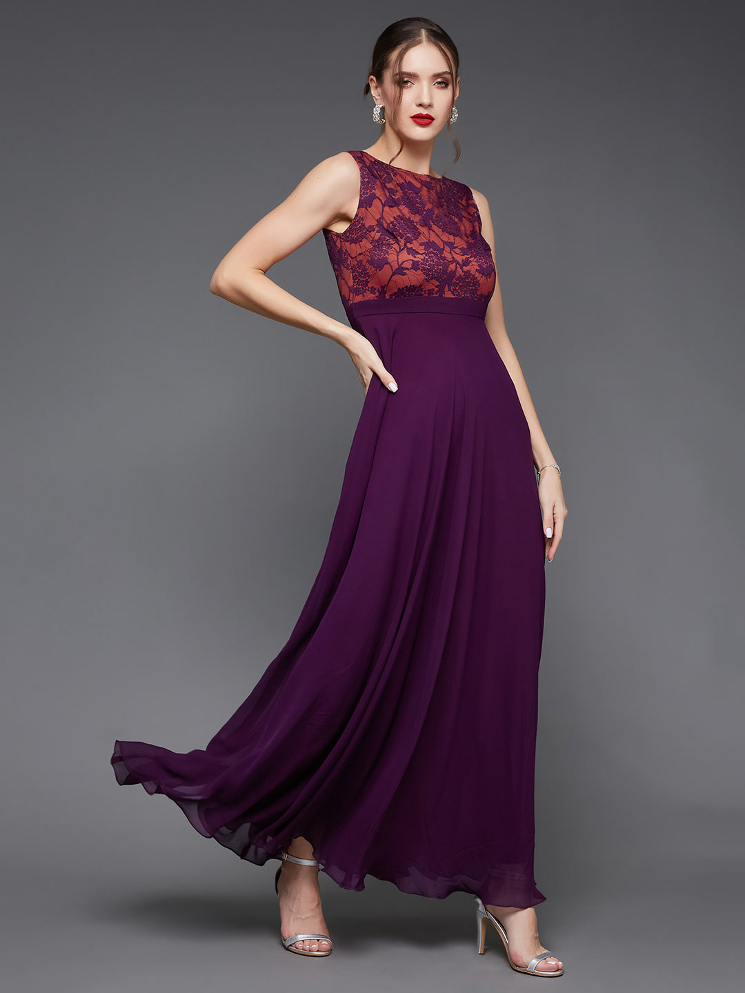 Women's Dark Purple Round Neck Sleeveless Georgette & Lace Floral Fit & Flare Maxi Dress