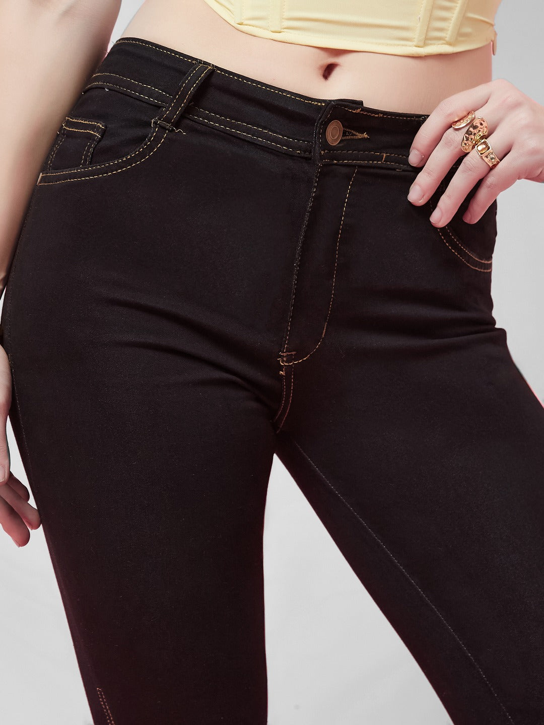 Black Skinny high-rise Side Slit Solid Ankle Length Stretchable Denim Jeans for Women