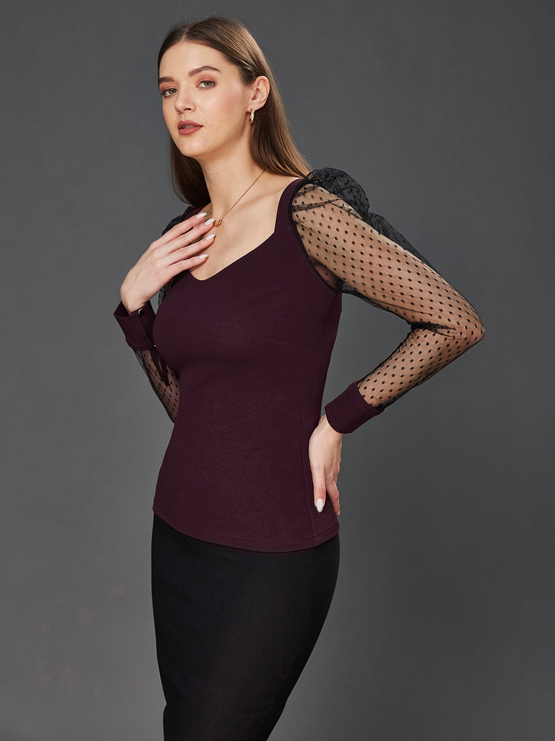 Crease Ease Women's Dark Purple & Black Solid V-Neck Full Sleeve Relaxed Fit Regular Top