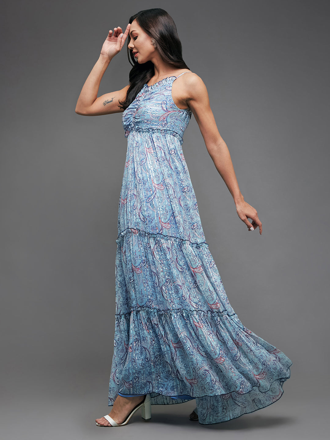 Women's Multicolored-Base-Sky Blue Sweetheart Neckline Adjustable Shoulder Strap Paisley Patterned Tiered Maxi Georgette Dress