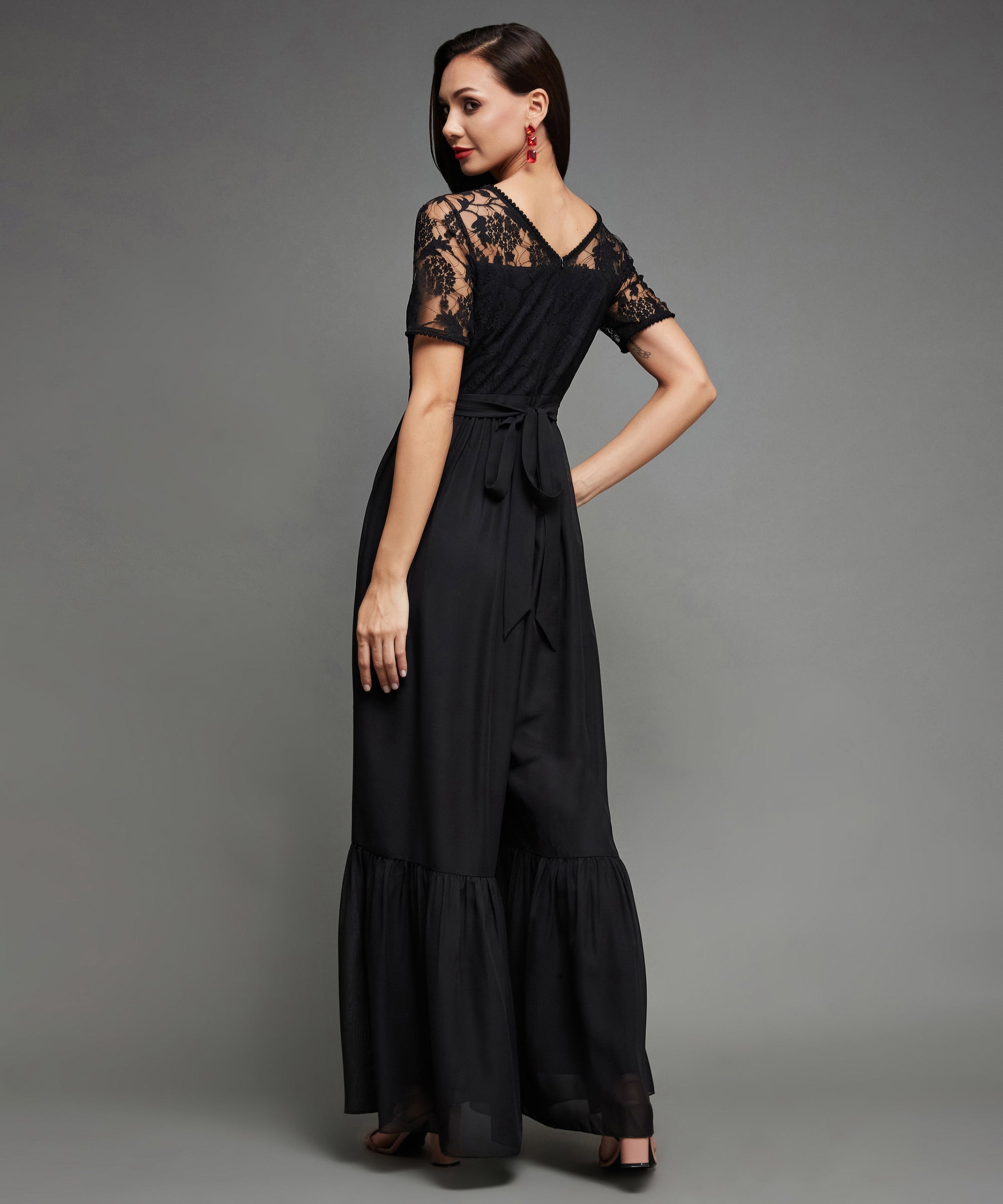 Women's Black Round Neck Short Sleeve Solid Lace Overlaid Regular Jumpsuit