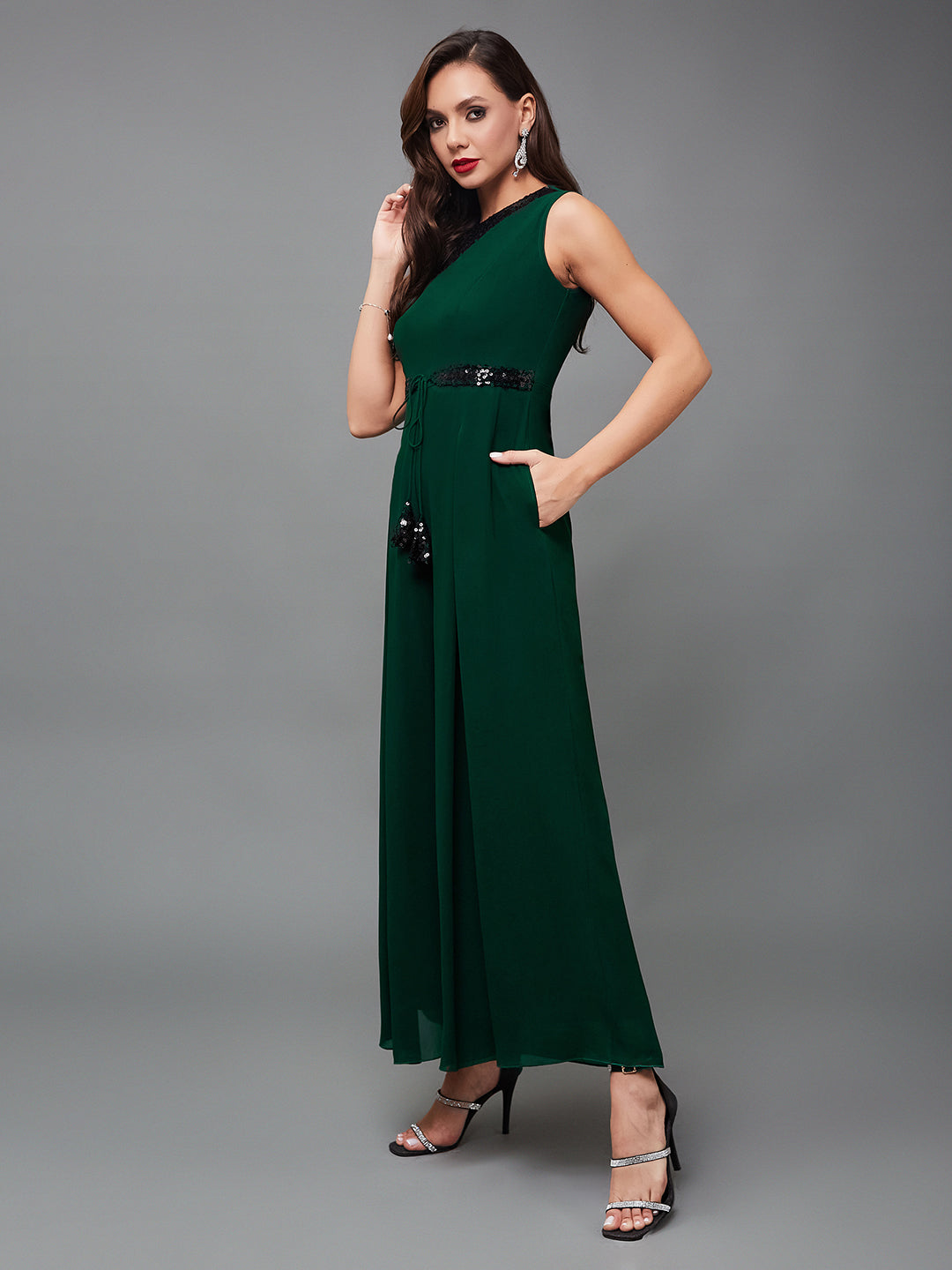 Women's Green Solid Relaxed Fit Sleeveless Round Neck Ankle-Length Straight Jumpsuit