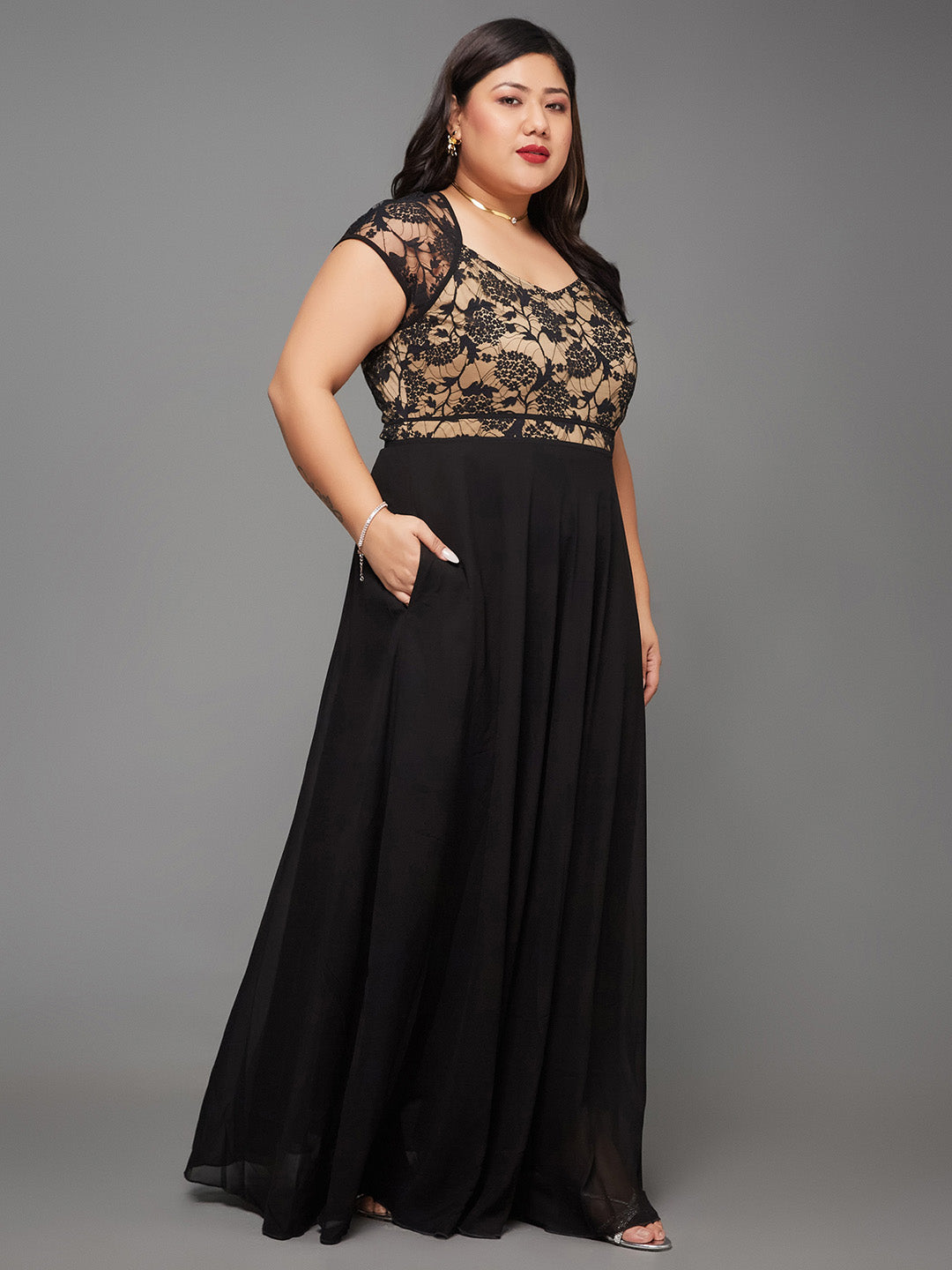 Women's Black Floral V-Neck Cap Short Sleeves Lace Overlaid Fit & Flare Maxi Dress