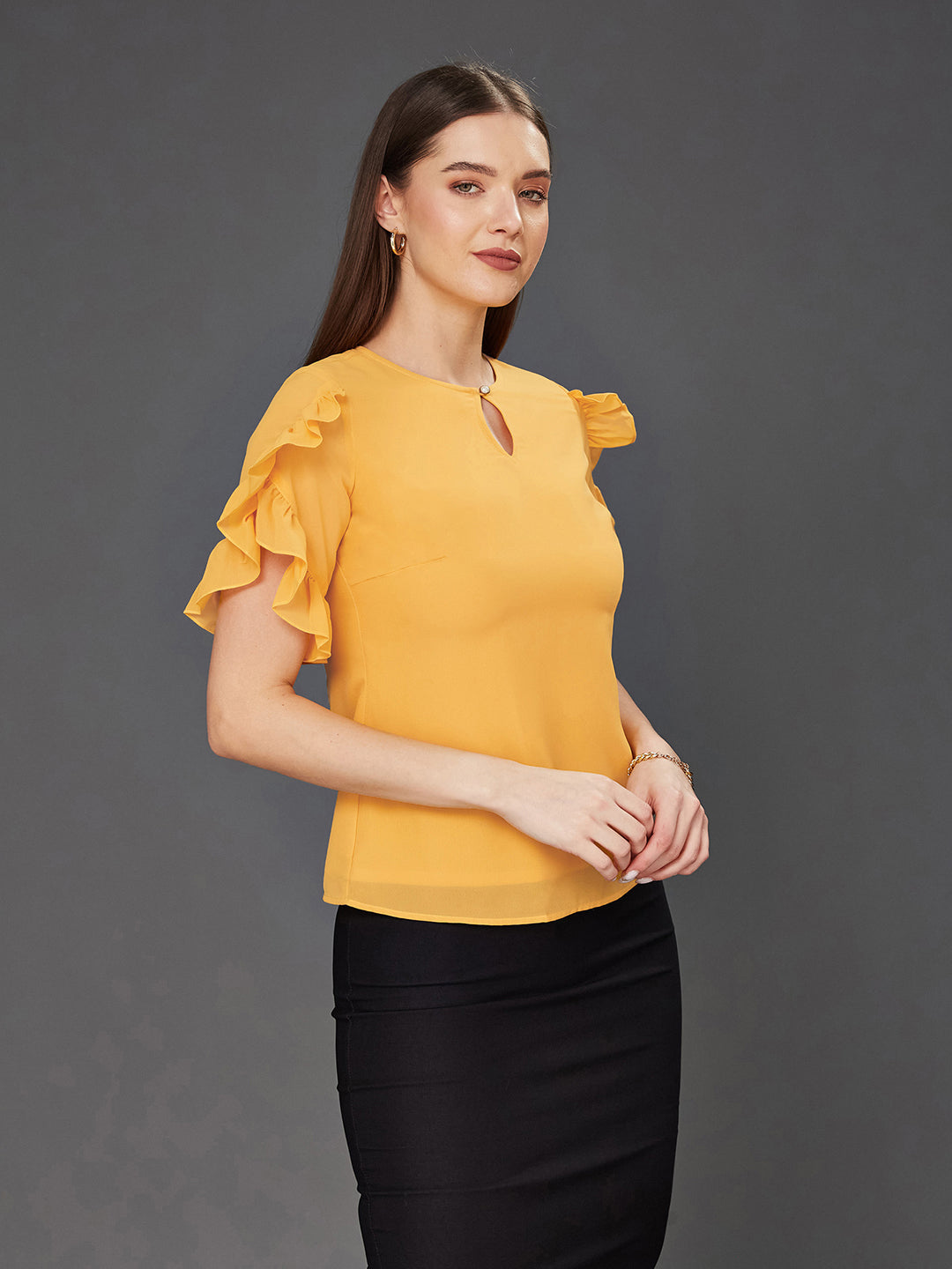 Women's Mustard Solid Round Neck Half Sleeve Relaxed Fit Regular Top