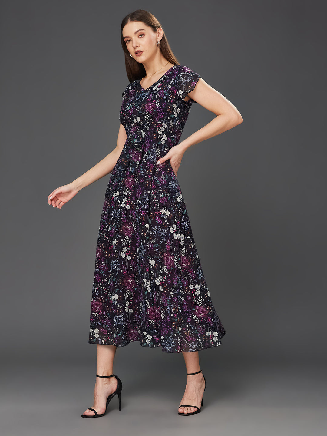 Women's Multicolored-Base-Black V-Neck Short Sleeved Floral Pleated Midi Dress