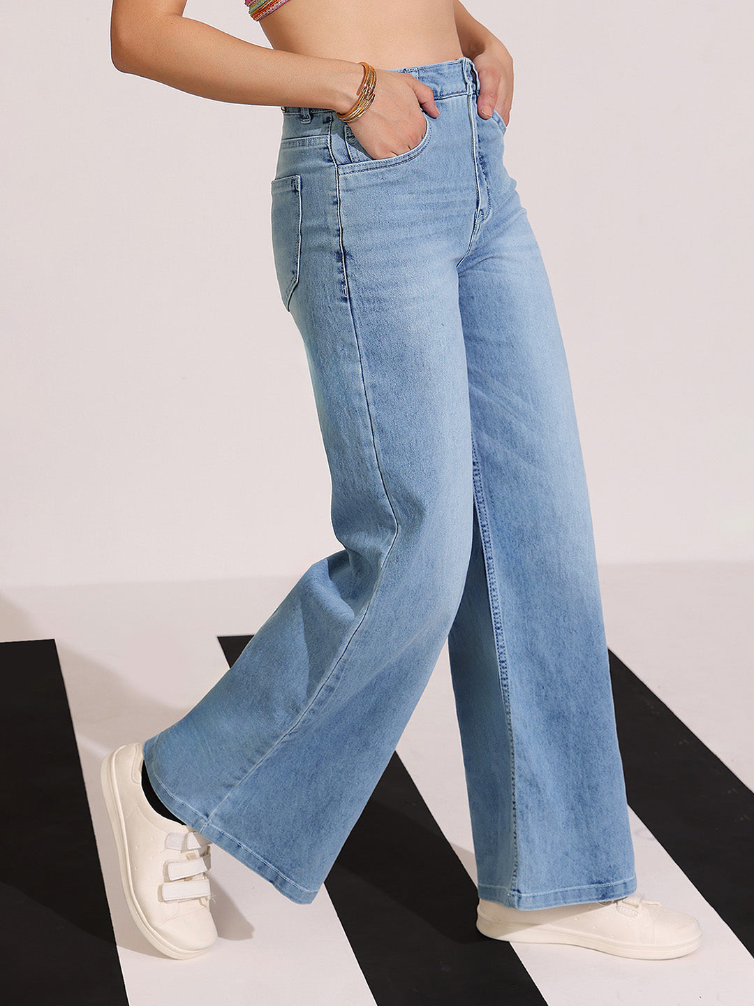 Women's Light Blue Wide-Leg High Rise Clean Look Regular Length Stretchable Shaping Denim Jeans