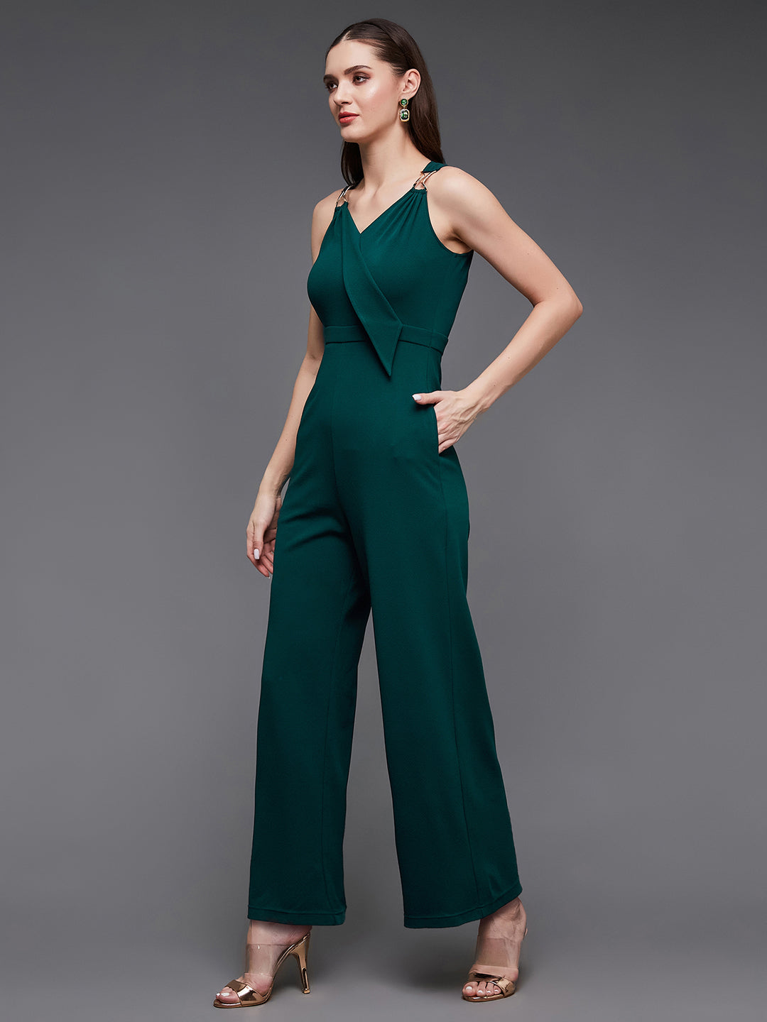 Crease Ease Women's Green V-Neck Sleeveless Solid Wrap Regular Length Jumpsuit