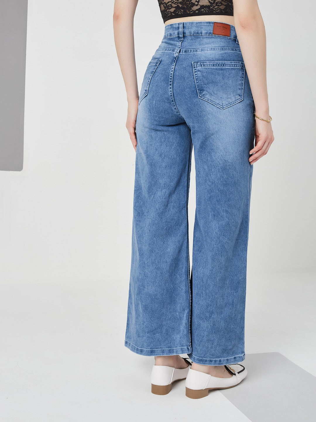 CHASEshape™ Light-Shaping Light Blue Wide-Leg high-rise Stretchable Jeans for Women