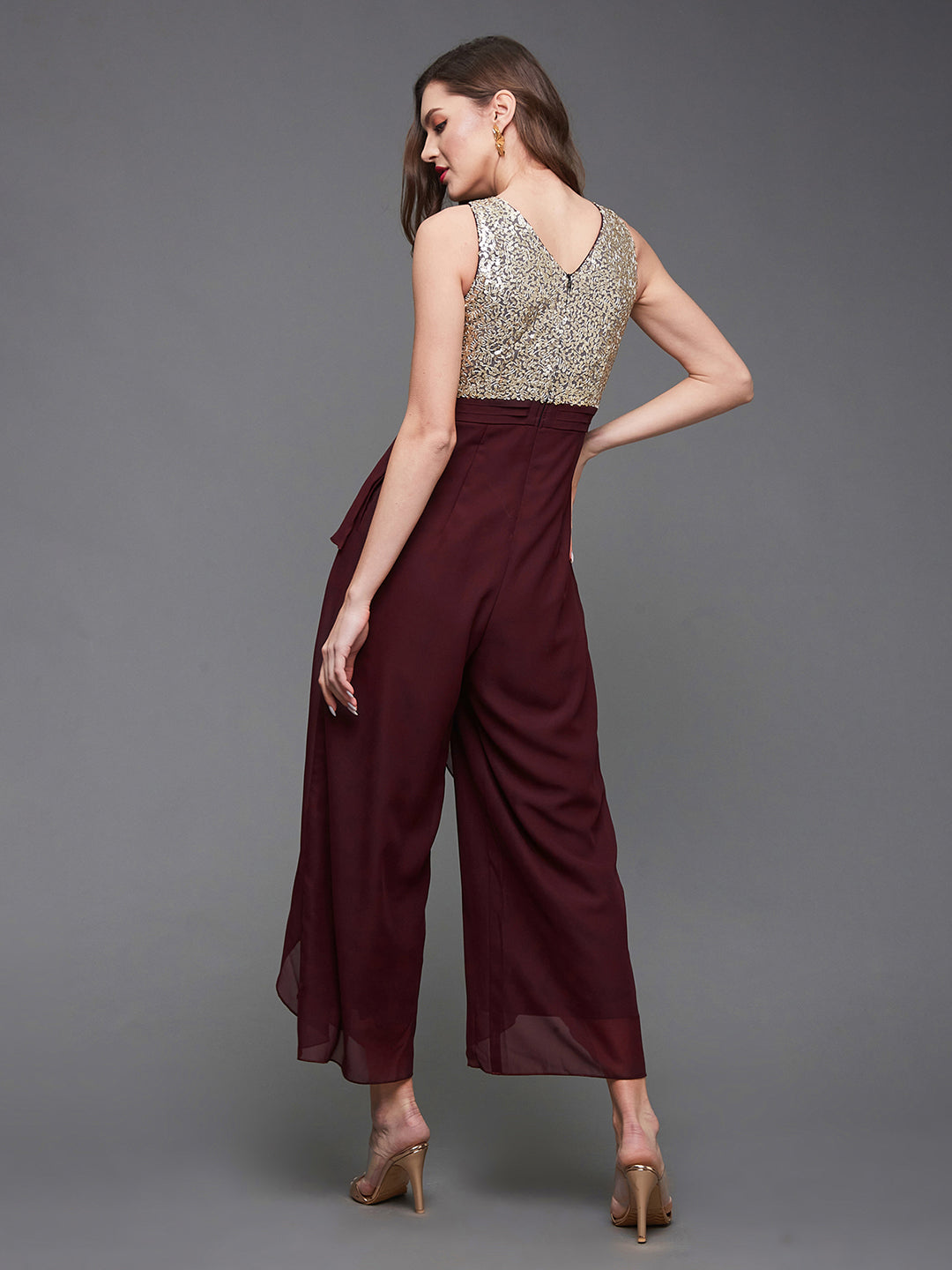 Women's Wine Solid Relaxed Fit Round Neck Sleeveless Jumpsuit