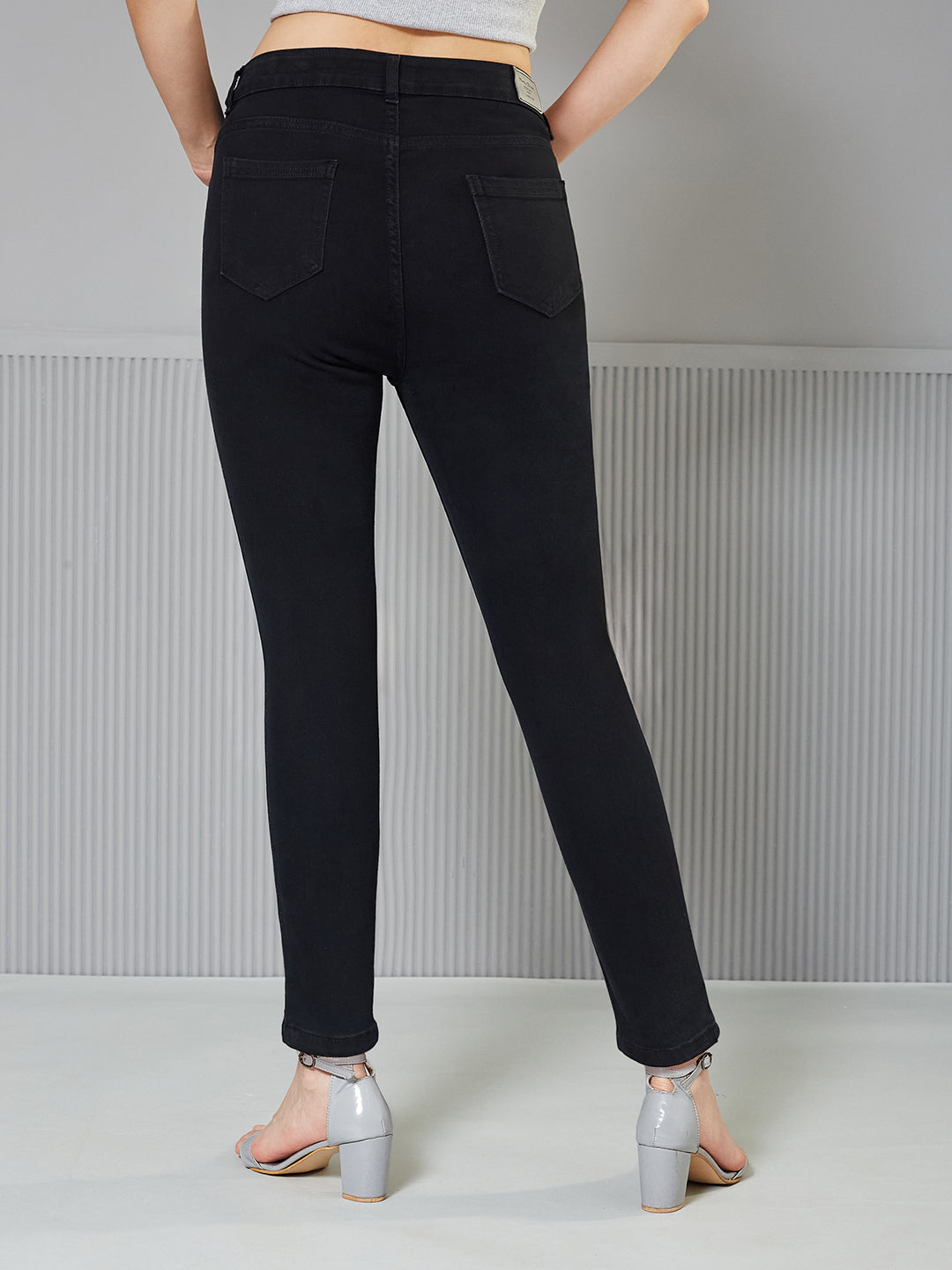 Black Skinny-Fit High-Rise Regular Stretchable Denim Jeans for Women