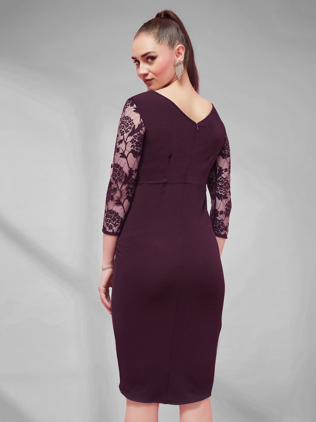 Dark Purple Self Design Round Neck 3/4th Sleeves Front Pocketed Polyester Bodycon Knee-Length Dress  for Women